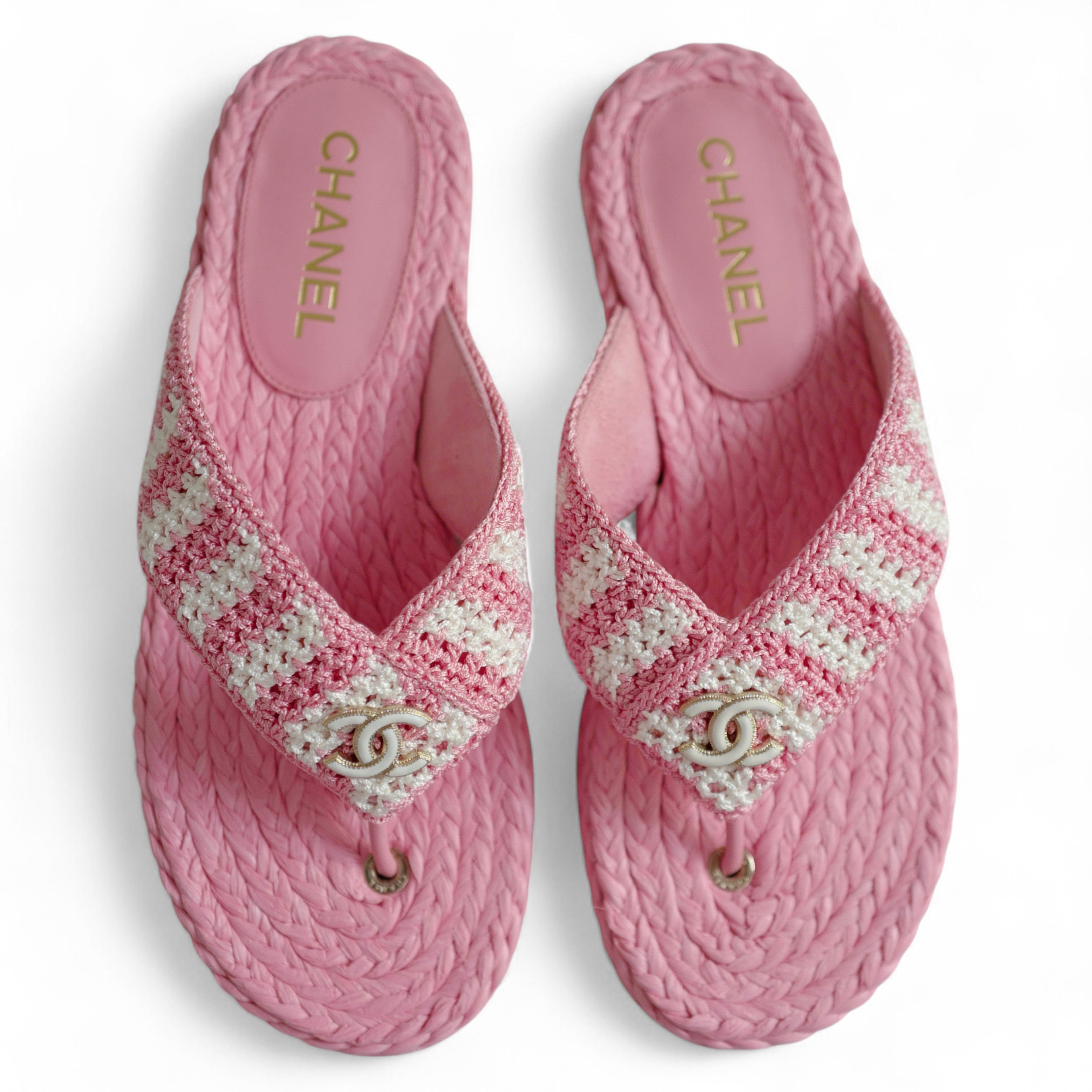 BNIB Chanel 24M Coco Neige beach Collection Pink Crochet Thong Sandal 38 NEW