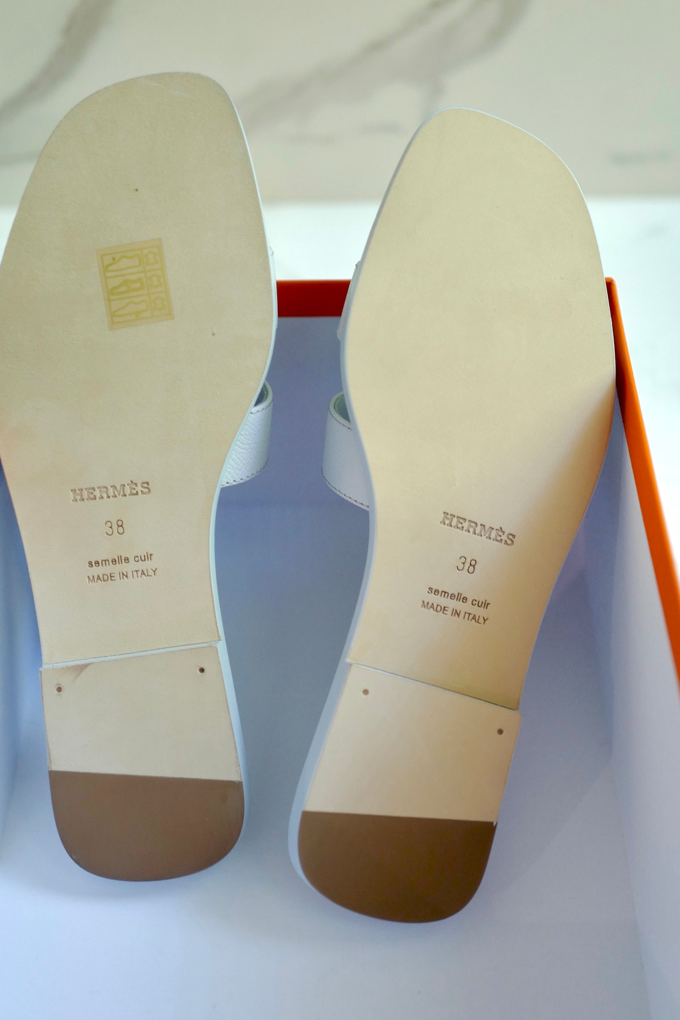 Brand New Hermès Oran Sandal in Ice Blue Bleu Brume Epsom Leather Size 38