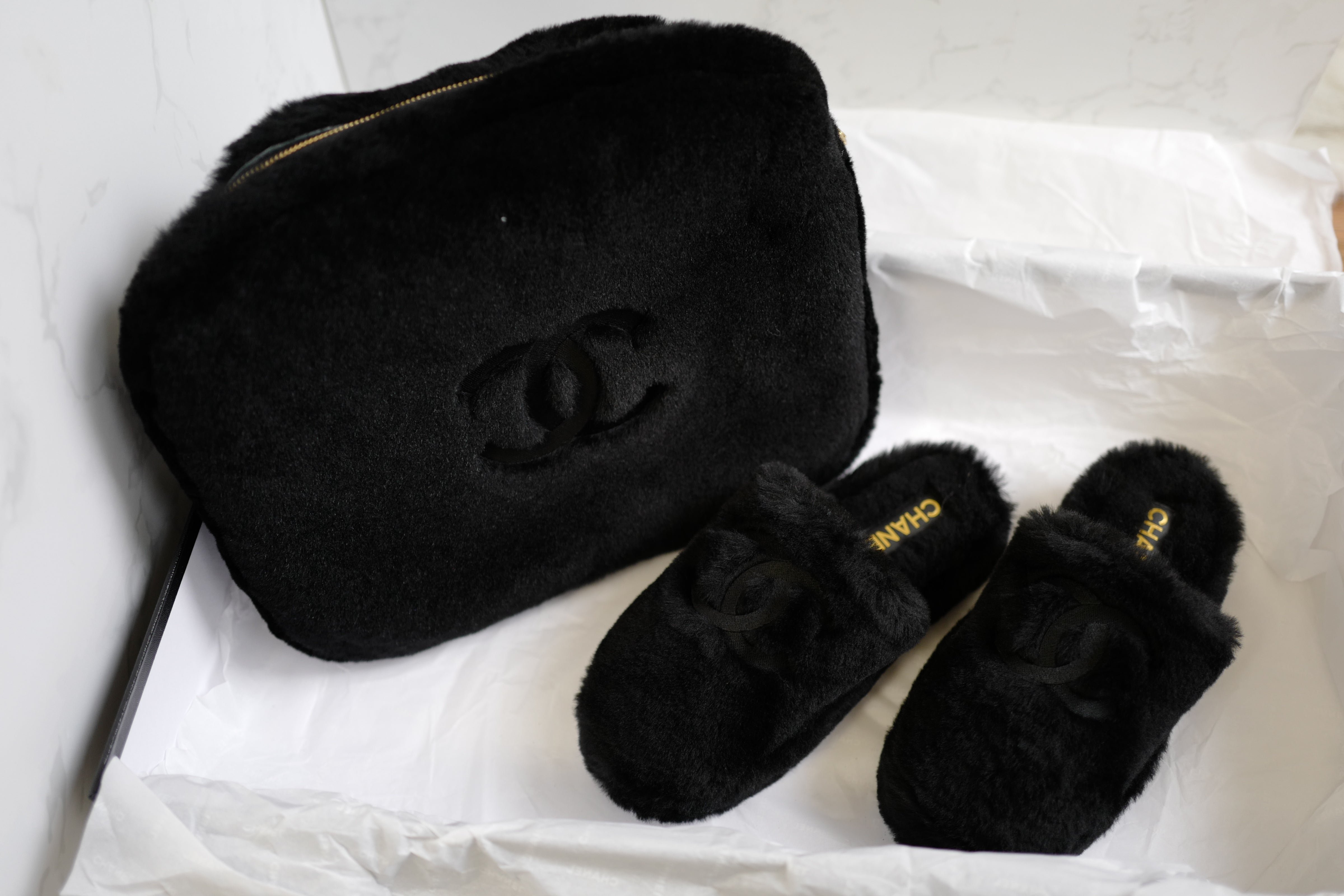 NEW Chanel 24B Mules Shearling in Black with Pouch Size 37