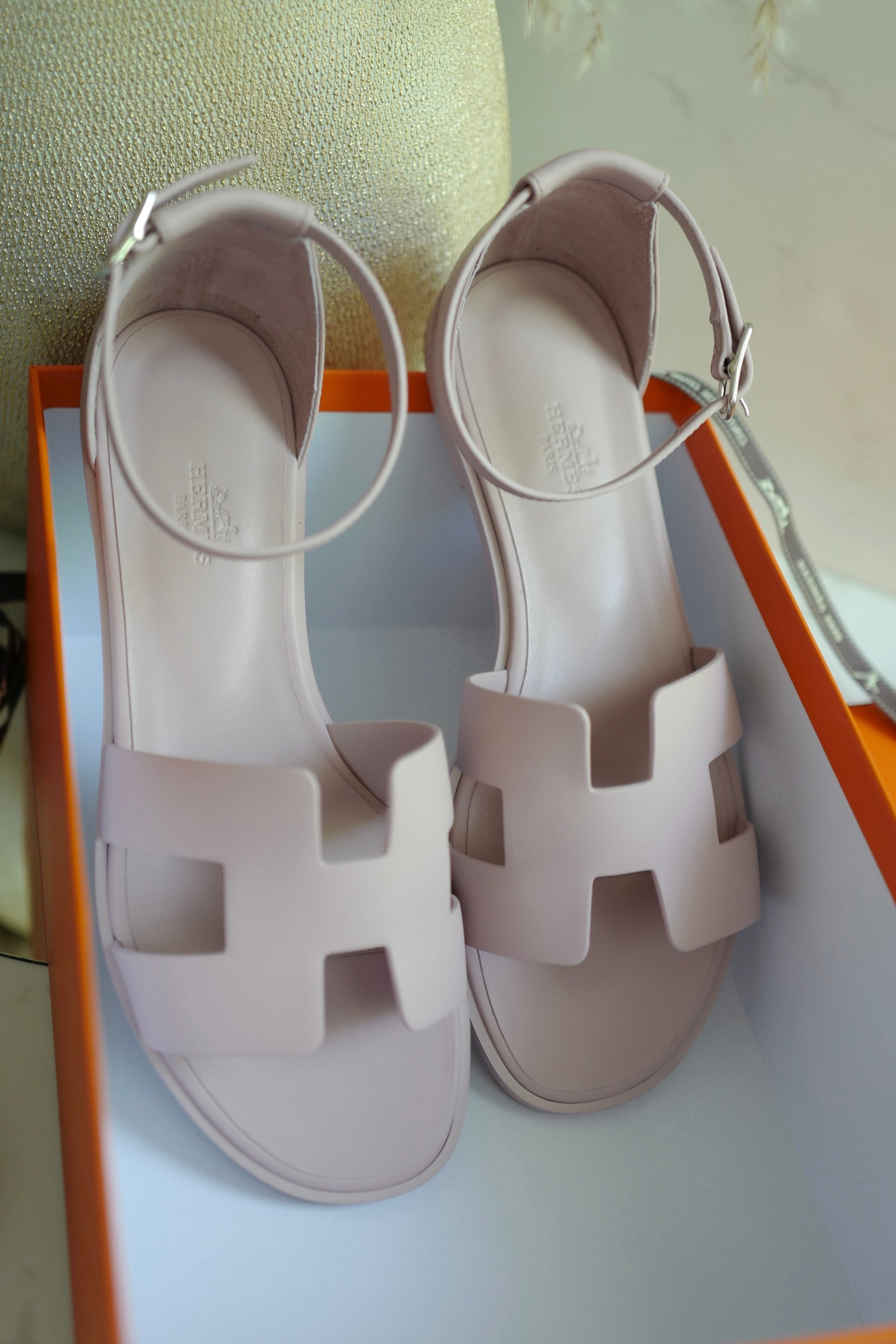 BNIB Hermes Santorini Sandal In rose cancan Size 39