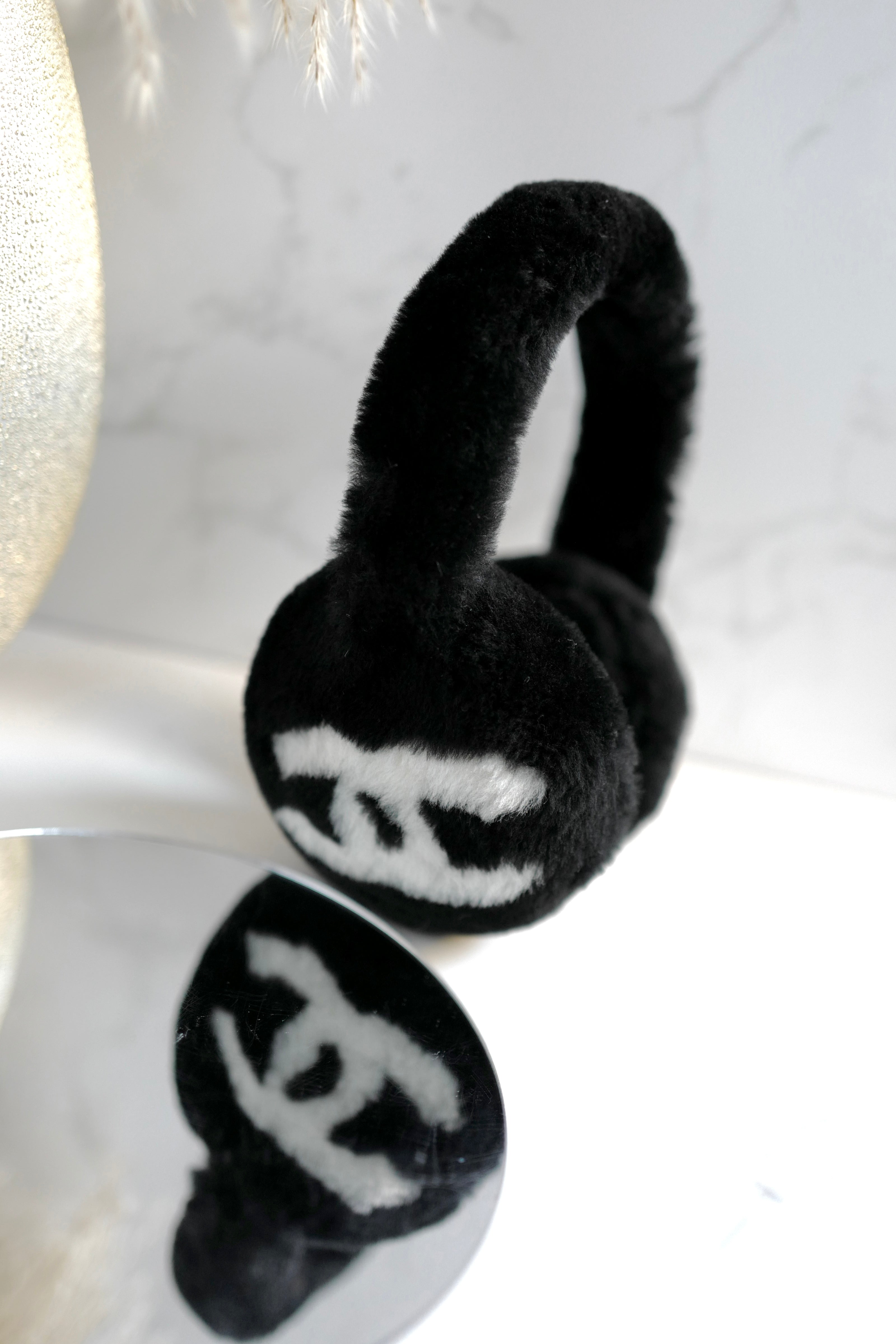 NEW Chanel Coco Neige 2024/2025 Black White CC Logo Shearling Earmuffs