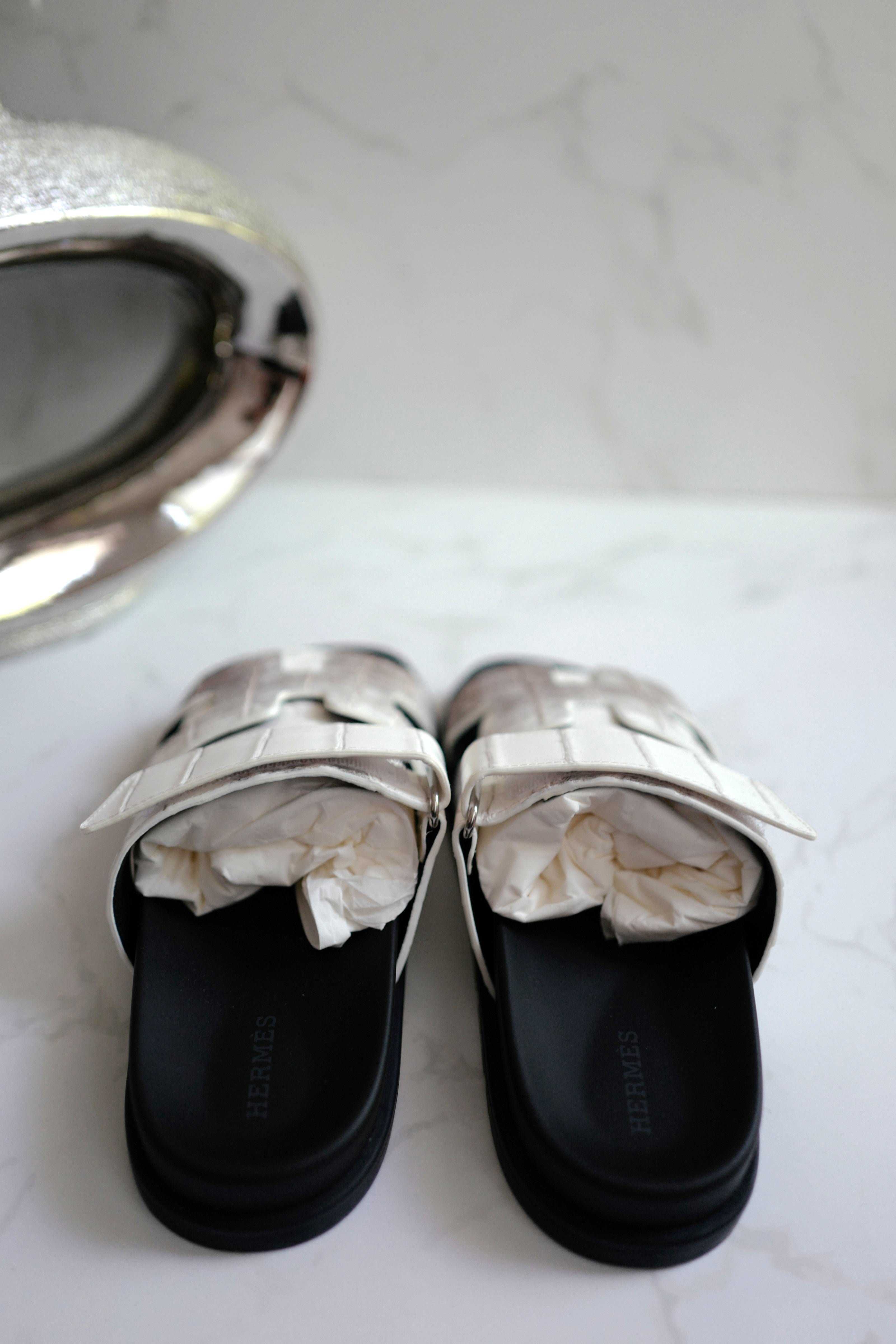 BNIB HERMÈS Chypre Sandals White Niloticus Crocodile Himalaya - Size 38