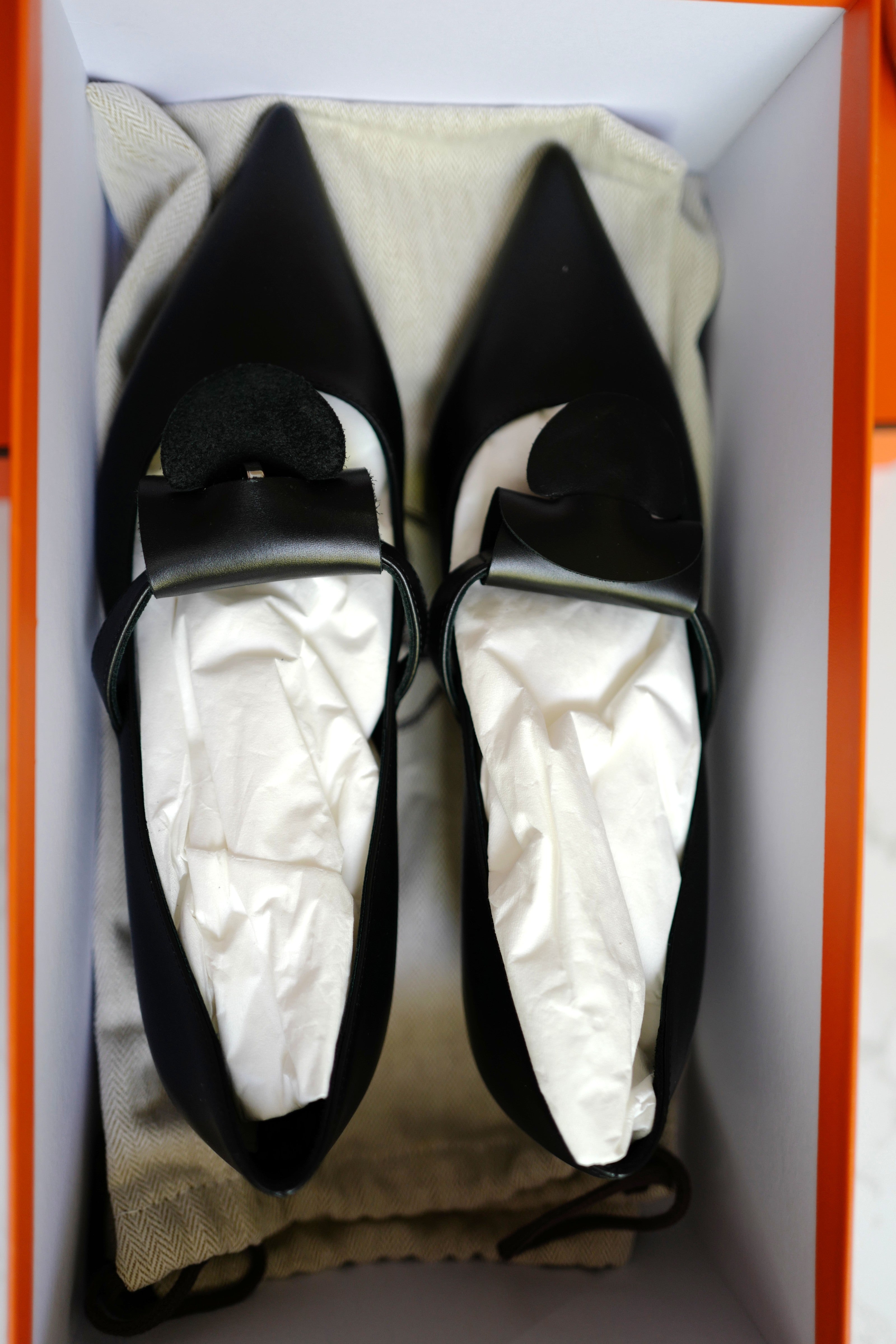 Brand New Hermès Kiara 40 Pumps in Noir Size 37.5