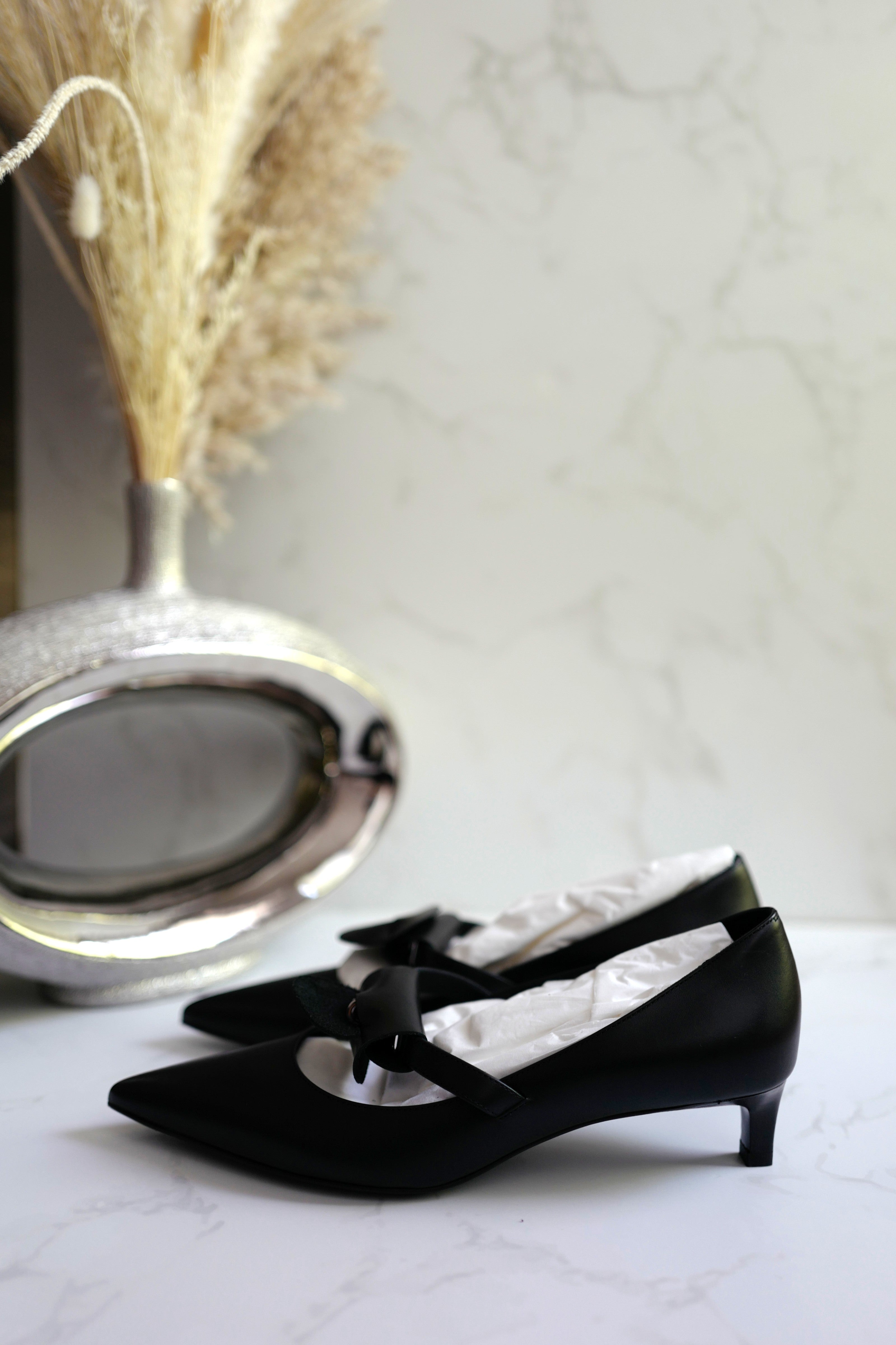 Brand New Hermès Kiara 40 Pumps in Noir Size 37.5