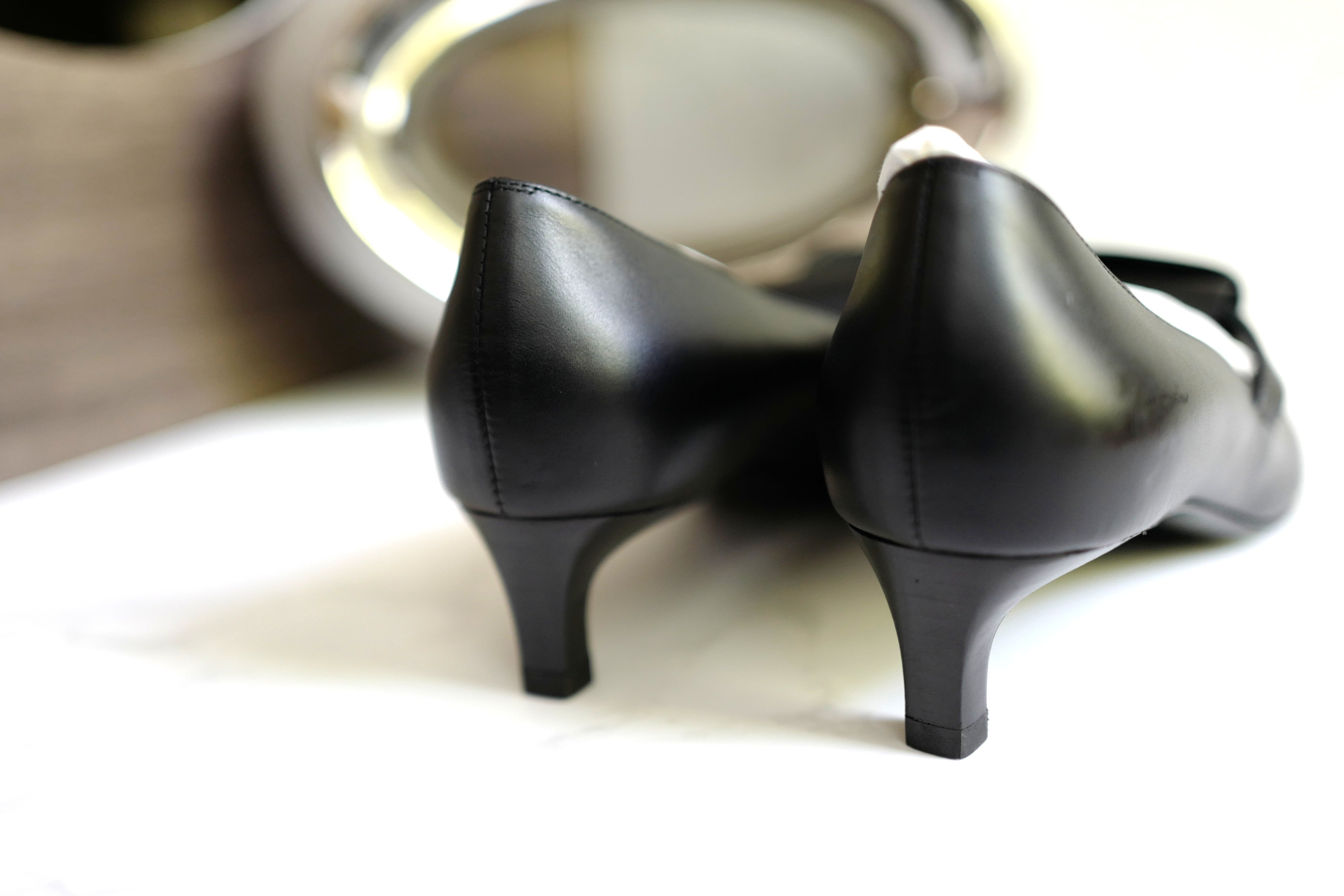 Brand New Hermès Kiara 40 Pumps in Noir Size 37.5