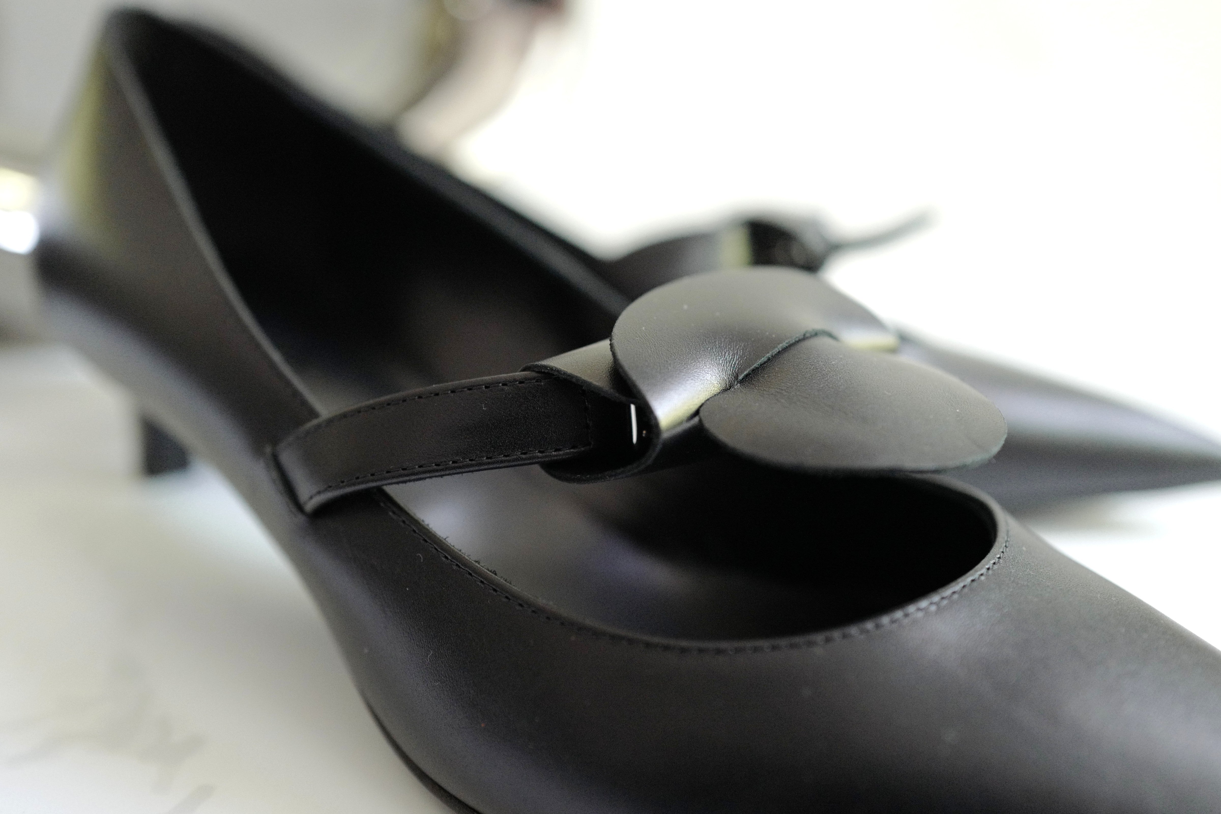 Brand New Hermès Kiara 40 Pumps in Noir Size 37.5