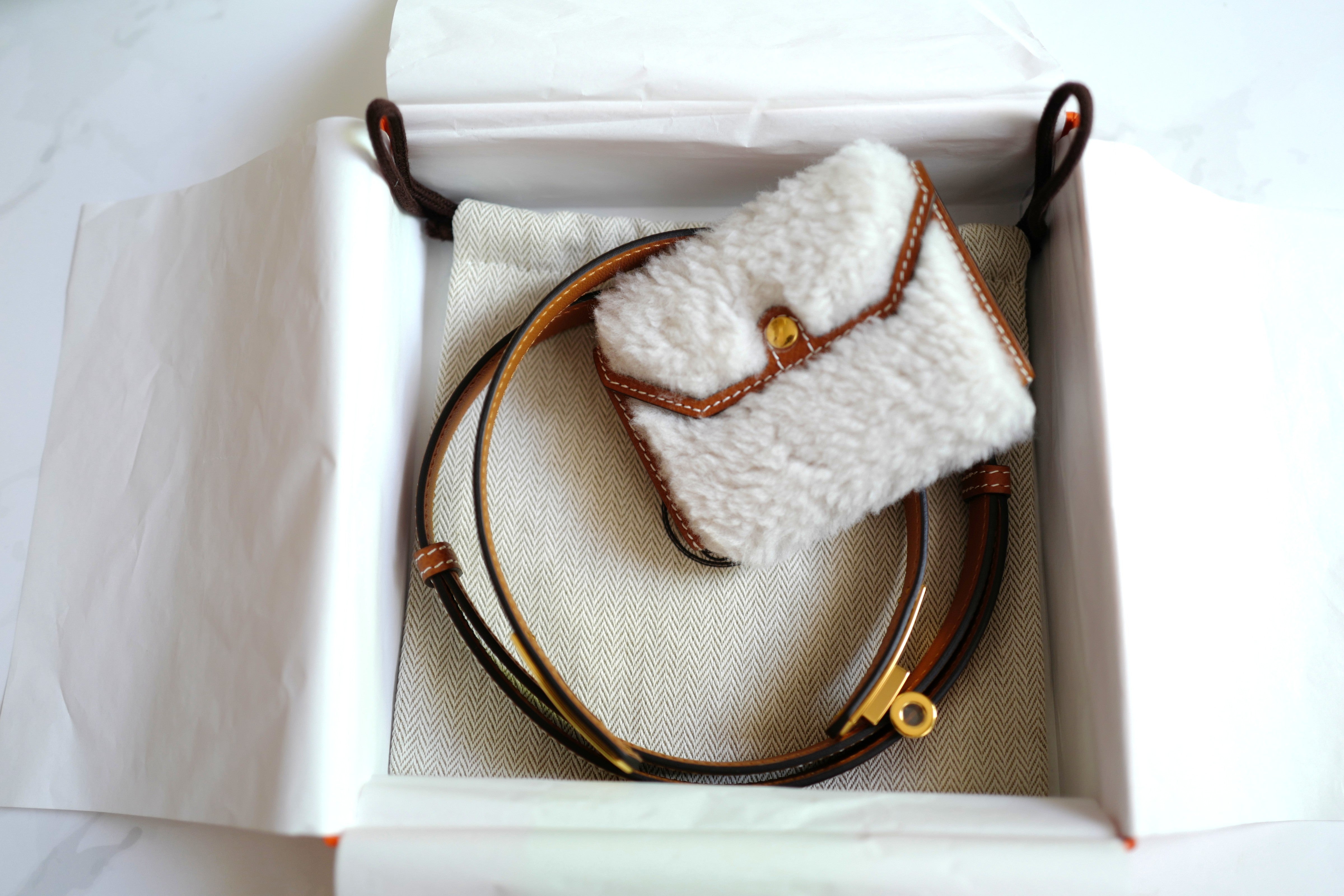 Brand NEW Hermès Kelly 18 Teddy Pocket in Gold / Ecru GHW W Stamp 2025