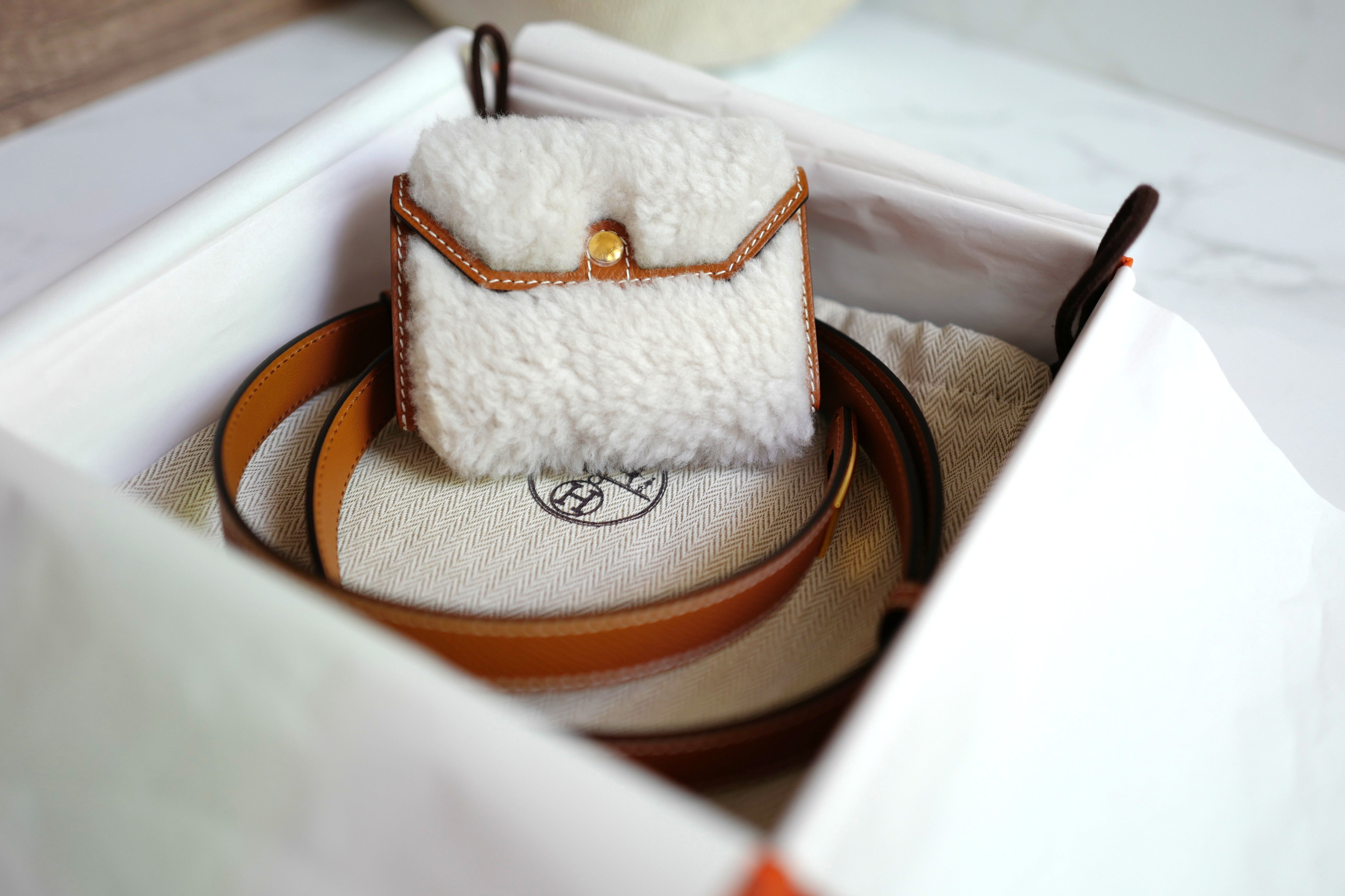 Brand NEW Hermès Kelly 18 Teddy Pocket in Gold / Ecru GHW W Stamp 2025