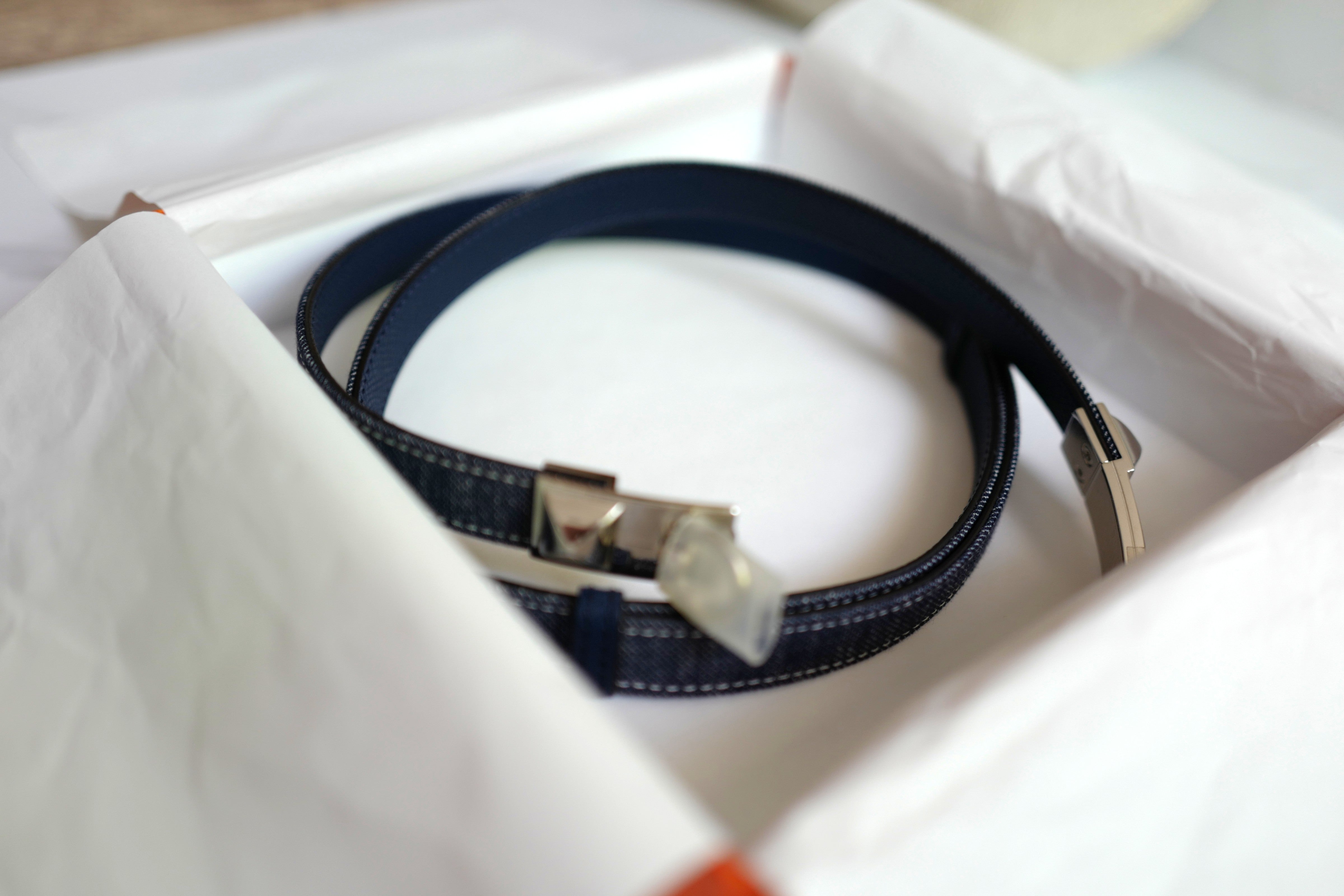 Brand New Hermès Rivale Jean 18 Belt in Bleu Indigo / Blanc / Bleu Navy PHW