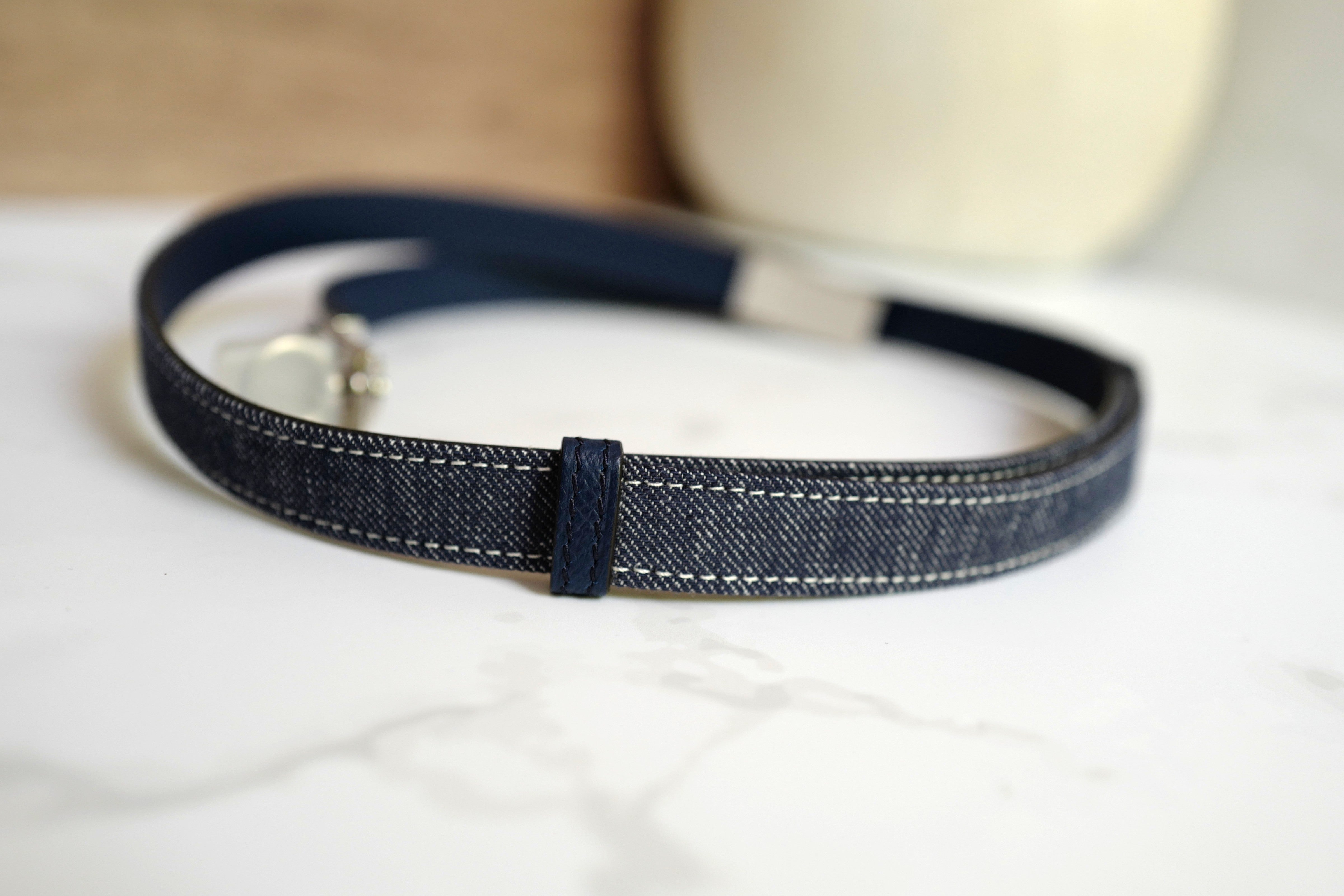 Brand New Hermès Rivale Jean 18 Belt in Bleu Indigo / Blanc / Bleu Navy PHW