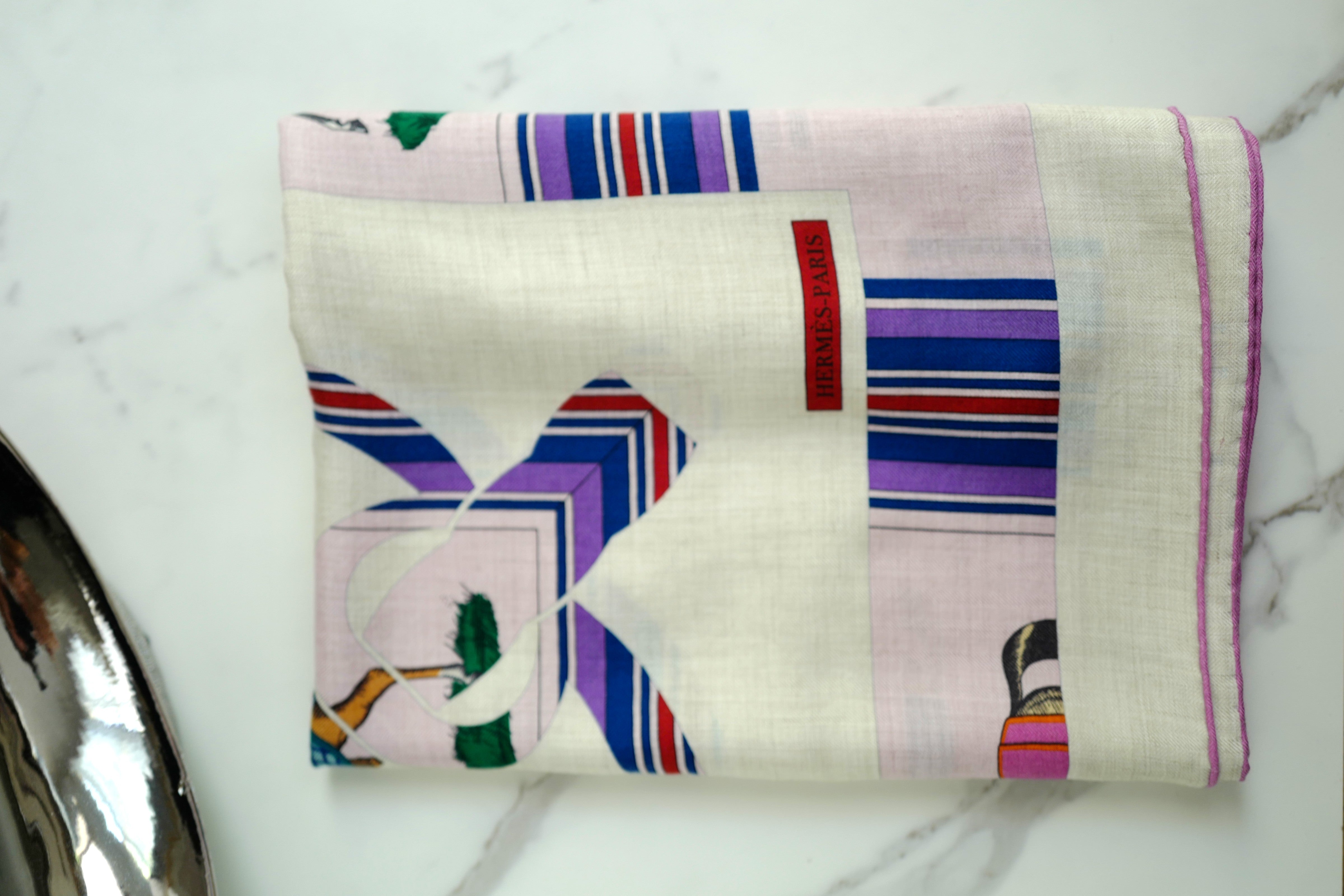 NEW Hermès Eperon d'Or et Tenues de Jour Shawl 140 in Naturel / Rose / Bleu
