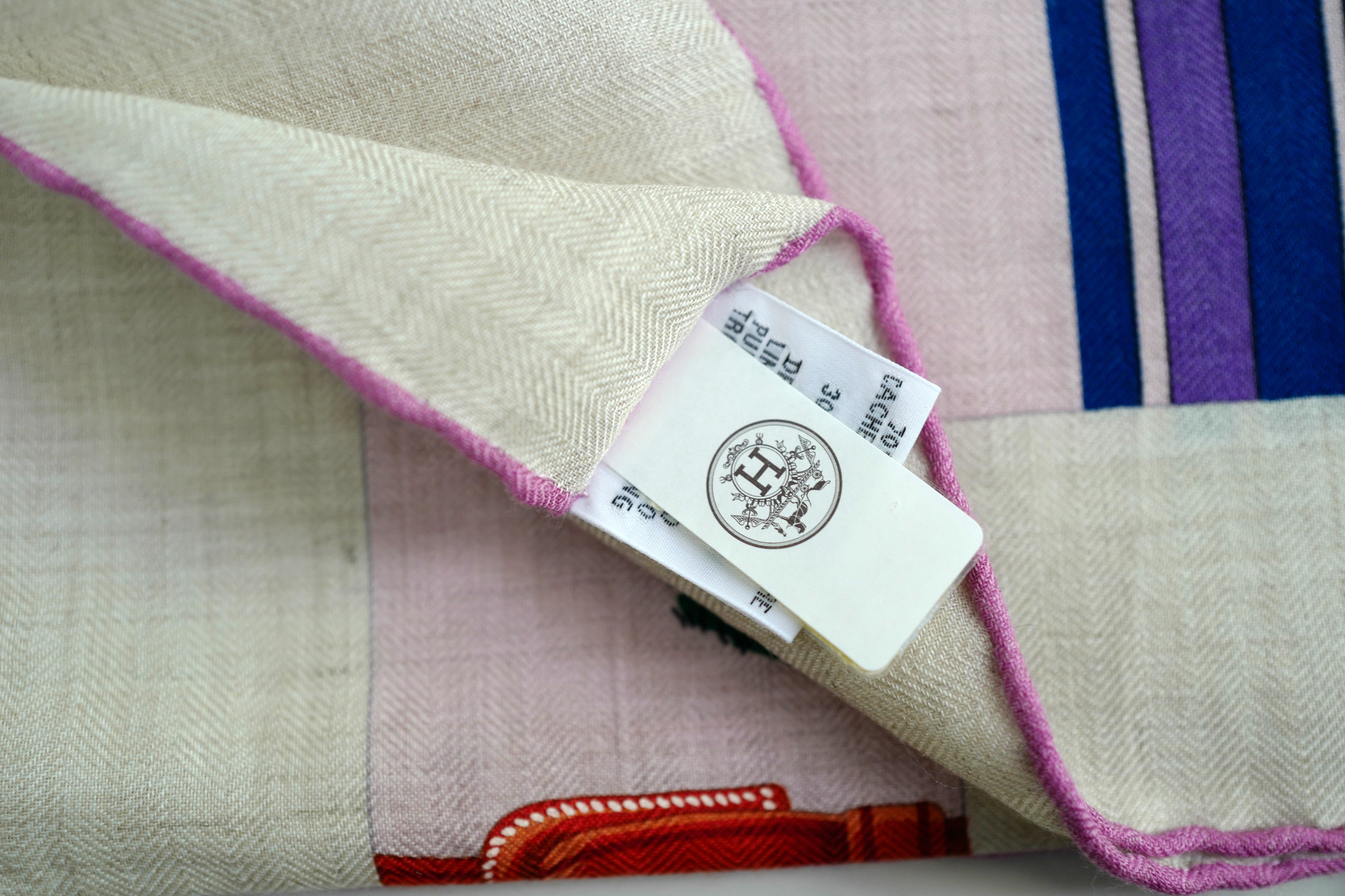 NEW Hermès Eperon d'Or et Tenues de Jour Shawl 140 in Naturel / Rose / Bleu