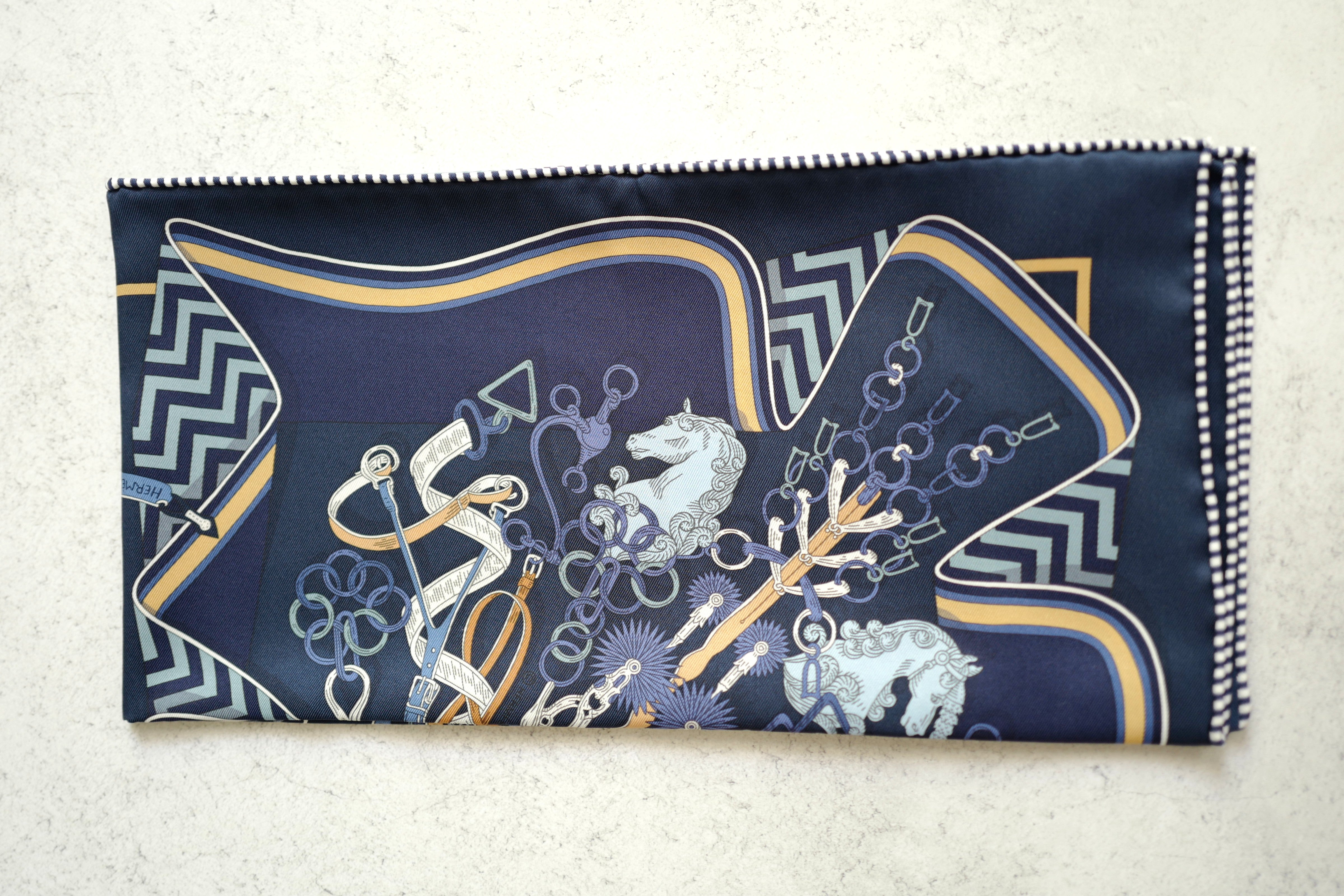BNIB HERMÈS Bouquets Sellier scarf 70 in Marine / Bleu Jeans / Blanc