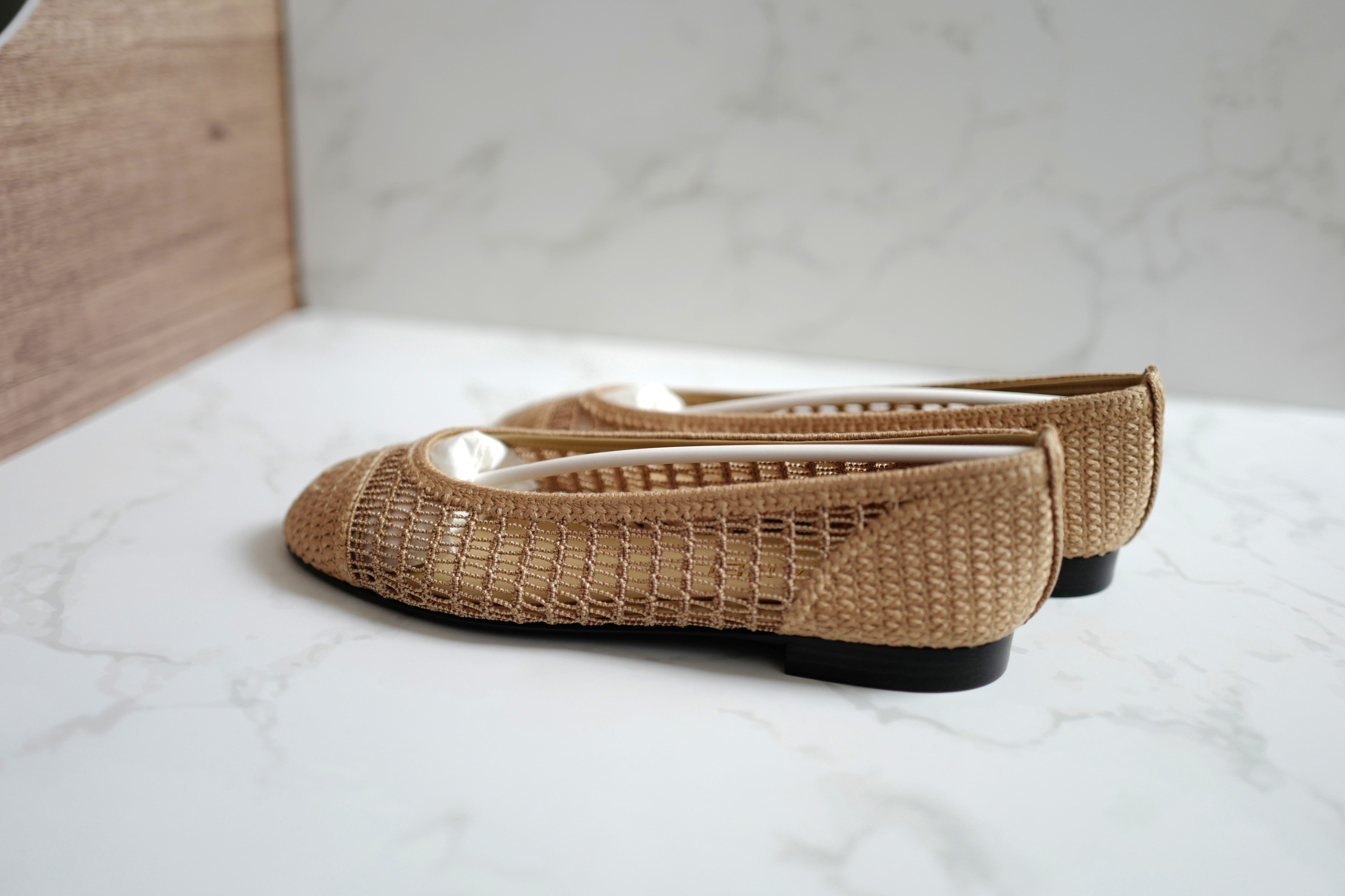 BNIB Chanel Spring-Summer 25P Raffia Ballet Flats Dark Beige/Beige Size 38