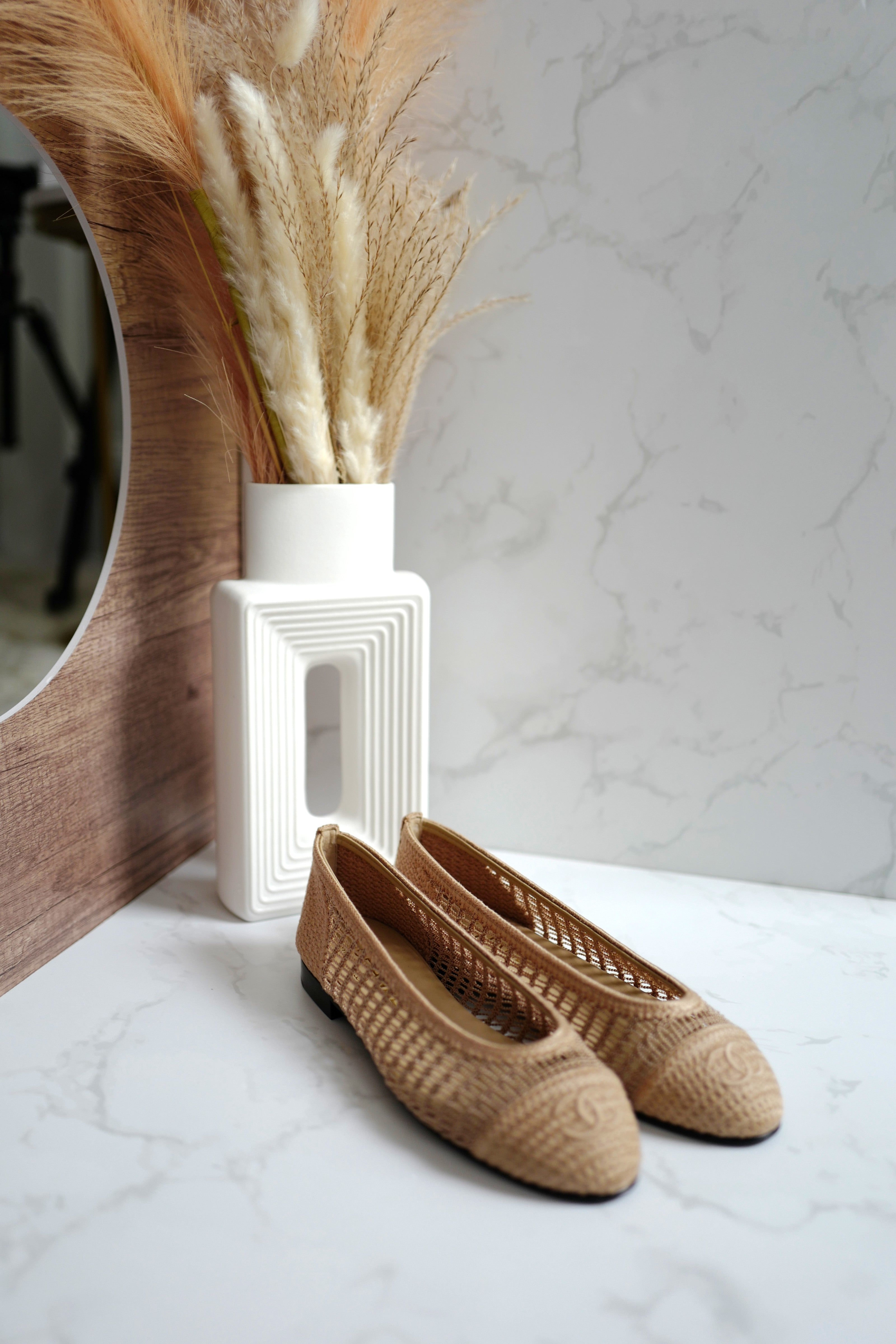 BNIB Chanel Spring-Summer 25P Raffia Ballet Flats Dark Beige/Beige Size 38