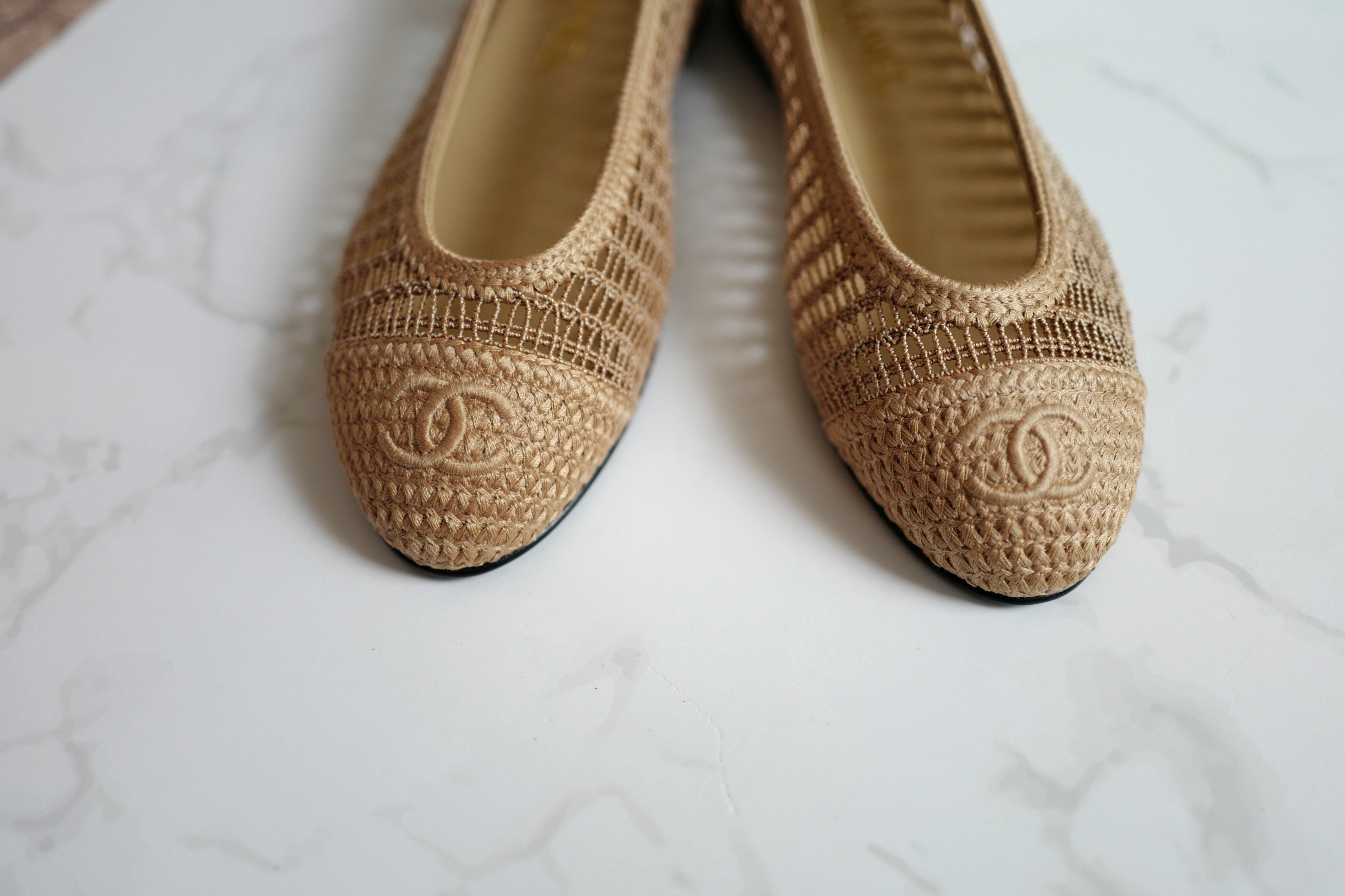 BNIB Chanel Spring-Summer 25P Raffia Ballet Flats Dark Beige/Beige Size 38