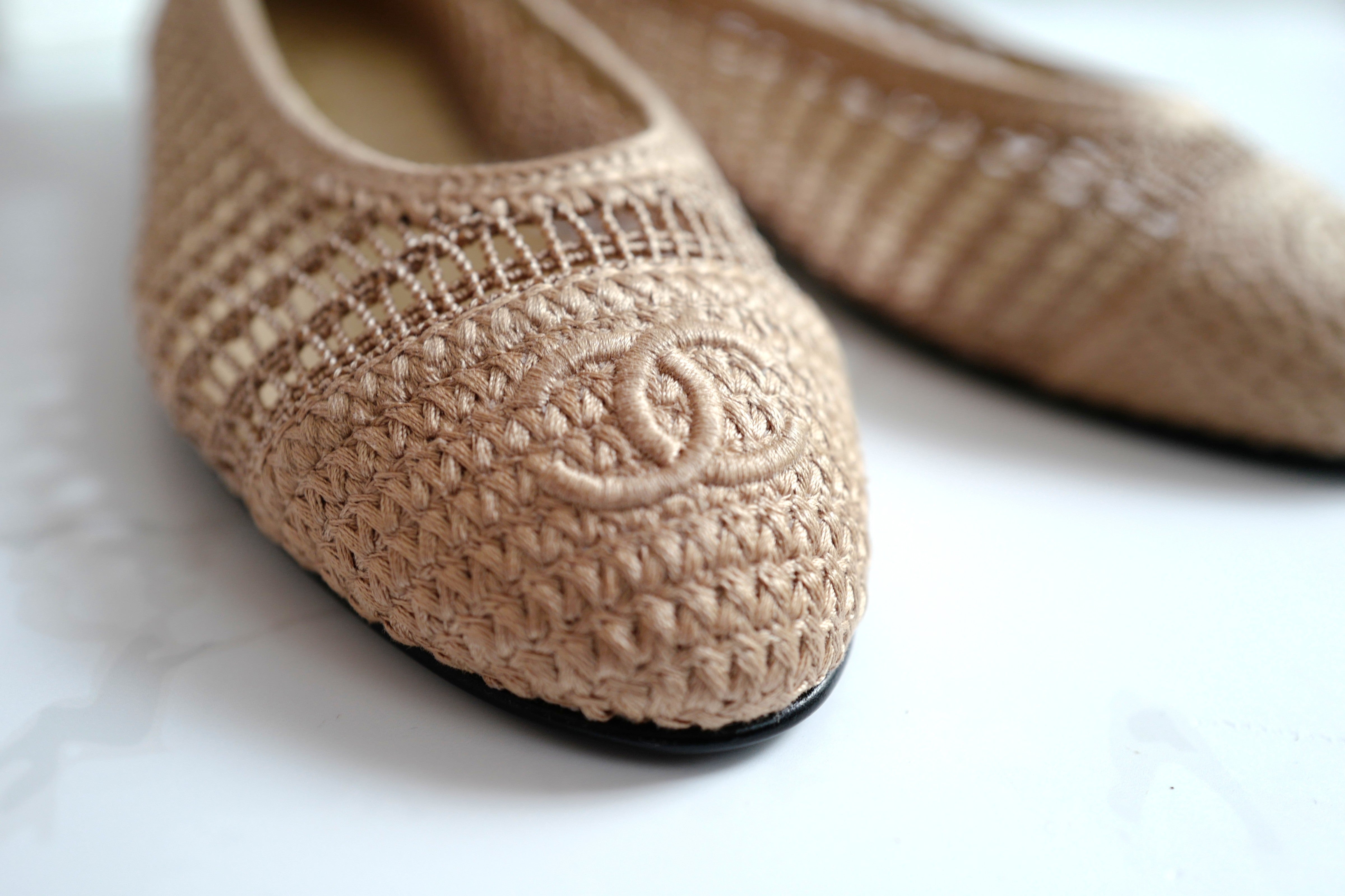 BNIB Chanel Spring-Summer 25P Raffia Ballet Flats Dark Beige/Beige Size 38