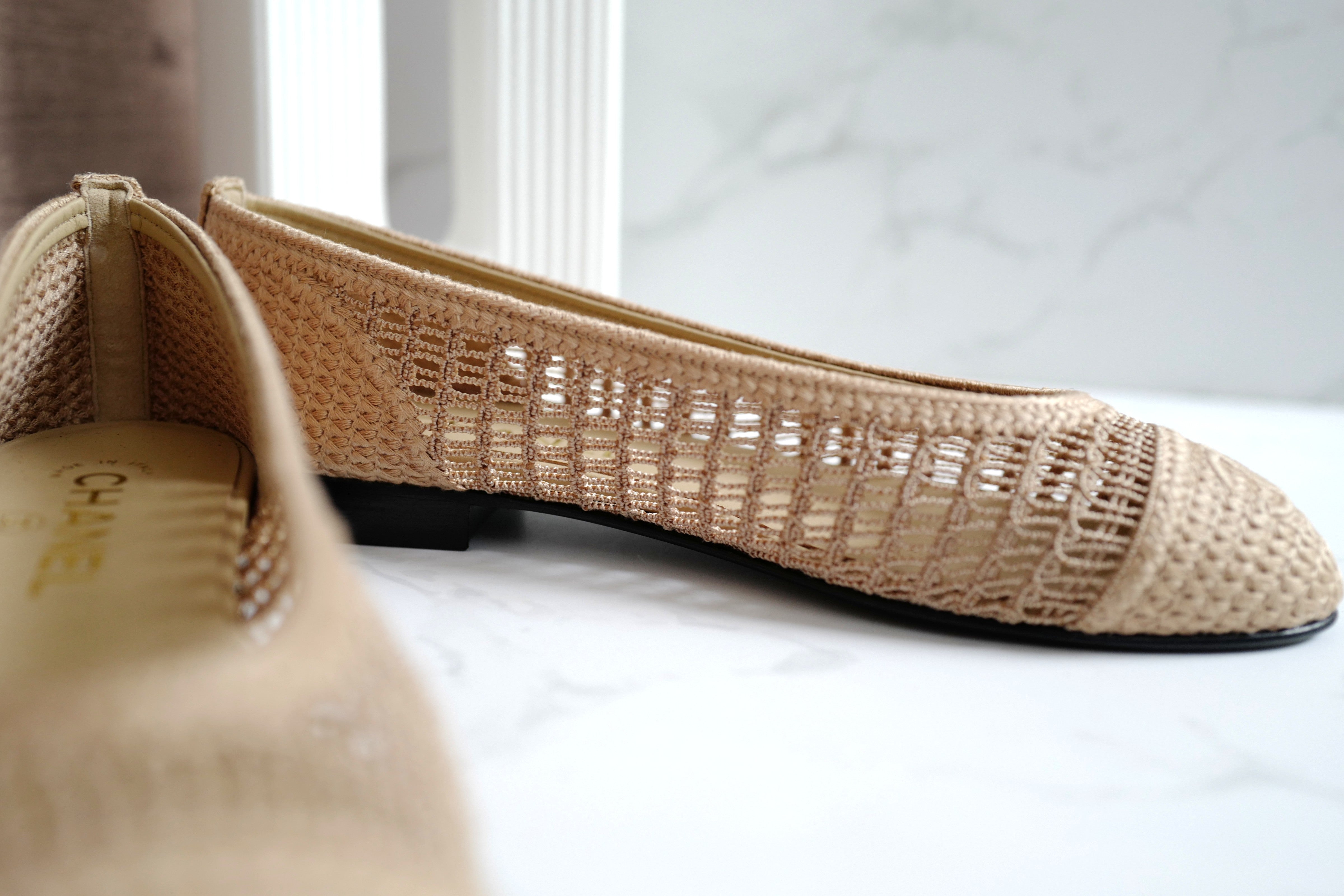 BNIB Chanel Spring-Summer 25P Raffia Ballet Flats Dark Beige/Beige Size 38