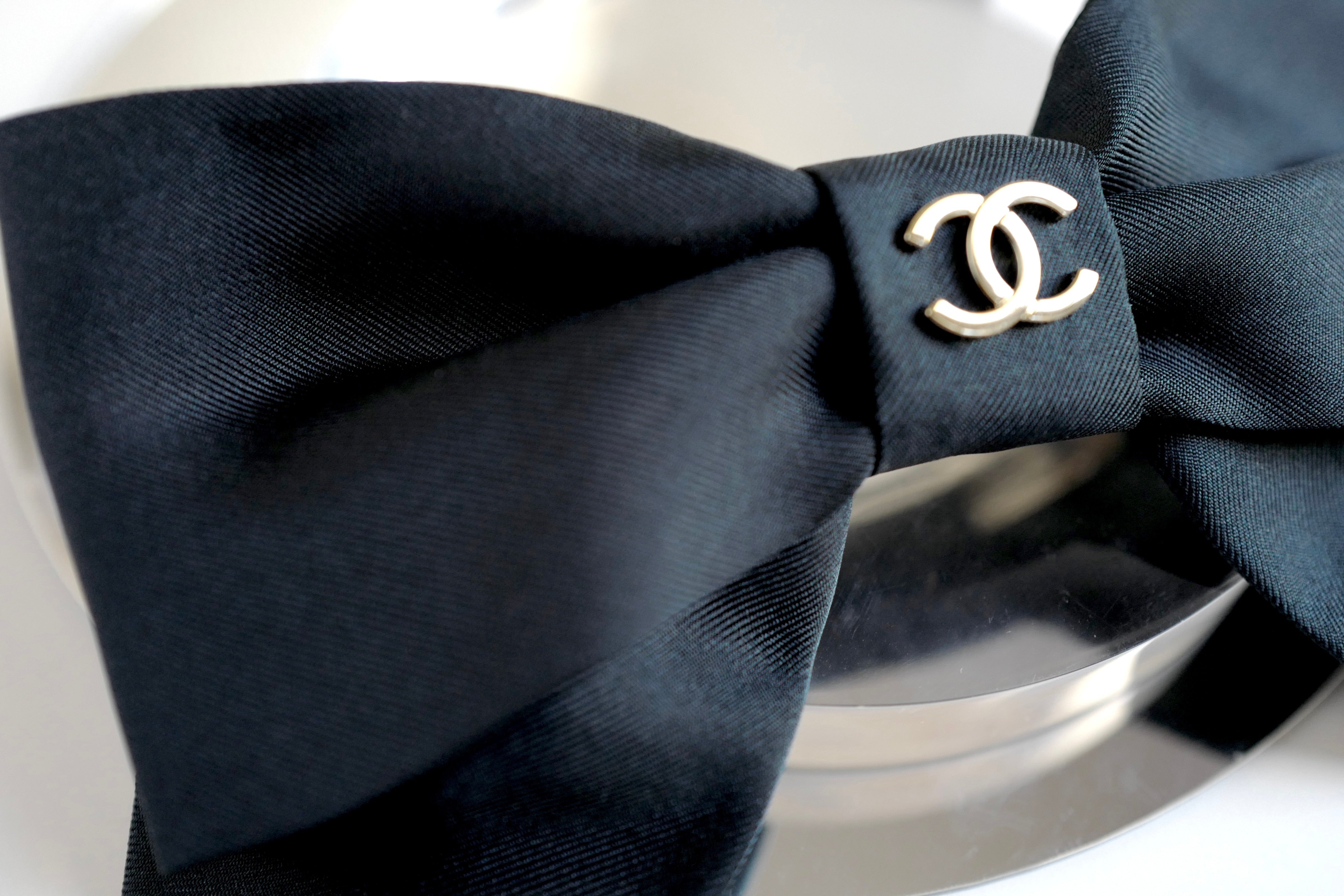 BNIB Chanel Hair Ribbon Silk Twill in Black Satin 24P with Gold CC Logo