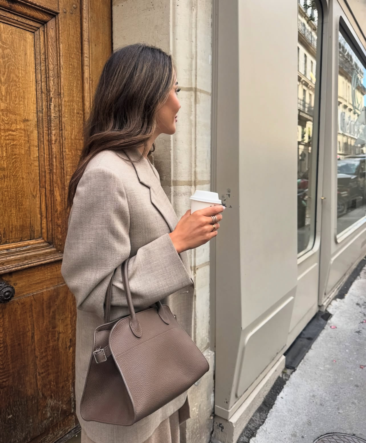 THE ROW ☆Soft Margaux 12 Sac Grain Leather ダークトープ Soft Margaux 12 Bag Beige in Leather – The Row