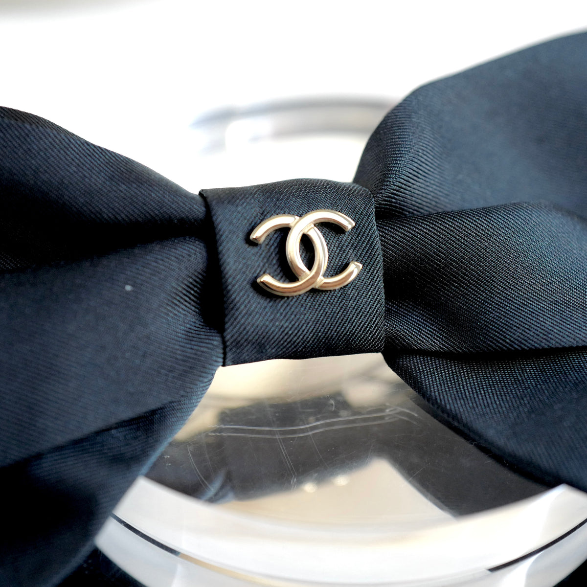 Chanel Black Ribbon Hair Tie and Barrettes Chanel Silk Bow CC Hair Clip Black 1660139 – FASHIONPHILE main image 2