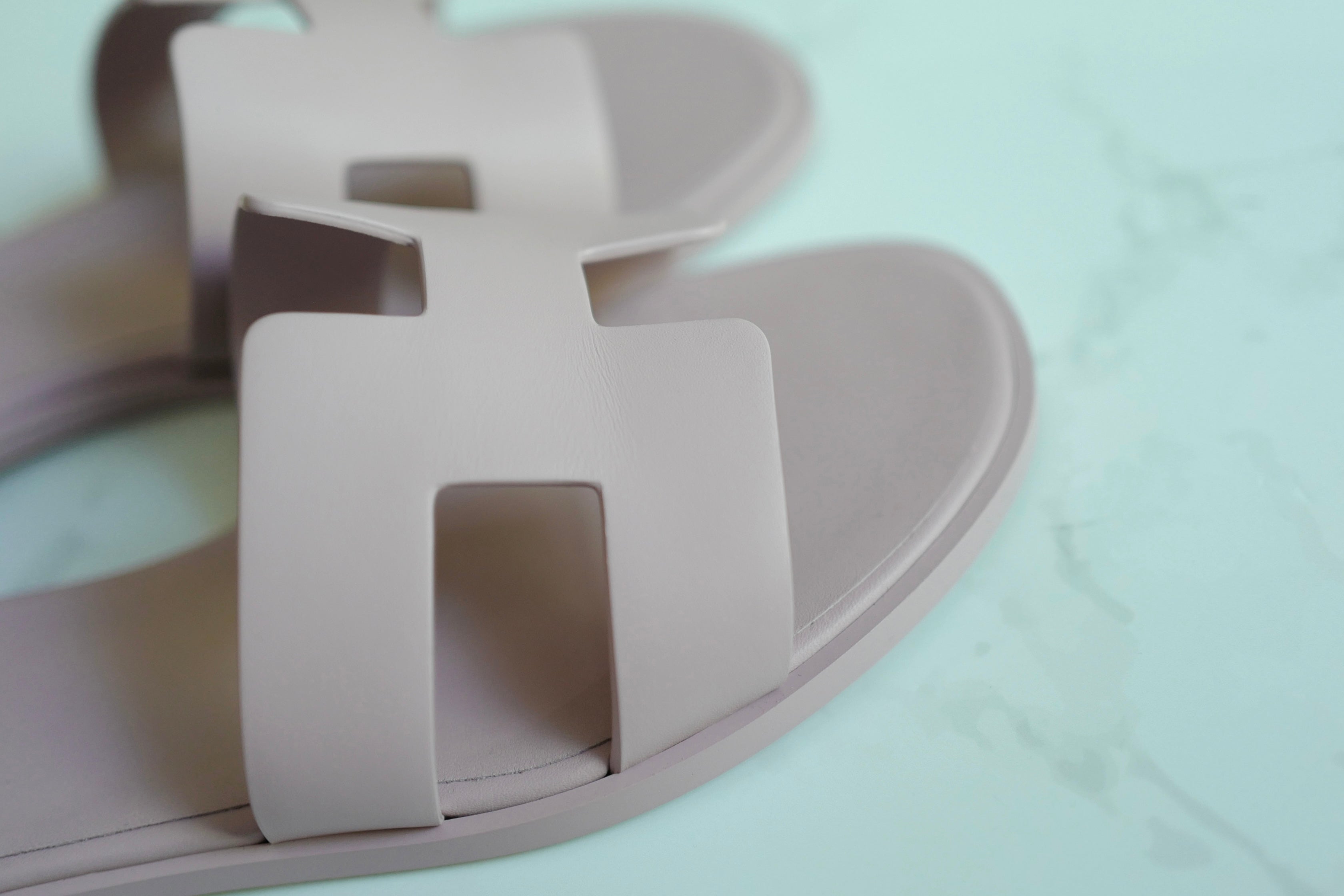 SANTORINI ROSE COLLECTION サンダル Santorini sandal | Hermès Netherlands