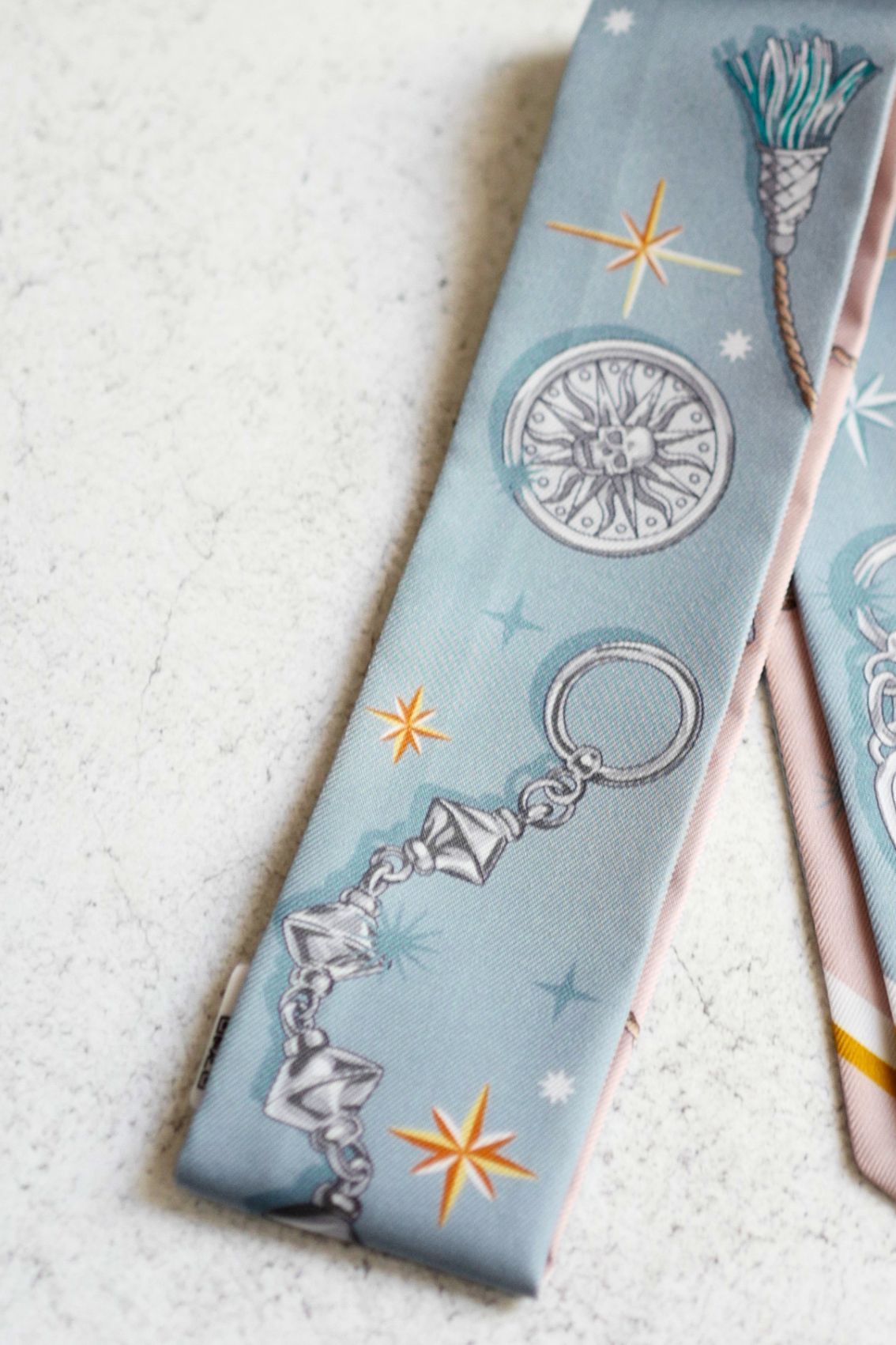 Hermès Twilly C’est La Fête Bleu Glacier / Rose Poudre / Gris 100% Silk Twill