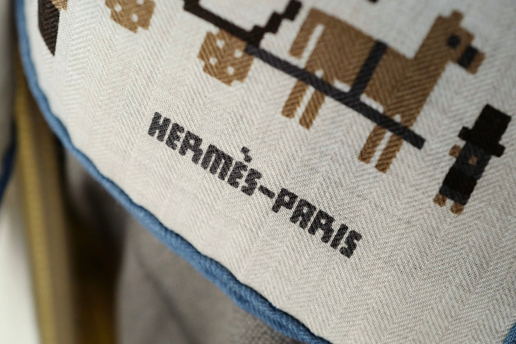 Hermès Scarf Madison Party Beige/Denim/Caramel Cashmere Silk 100