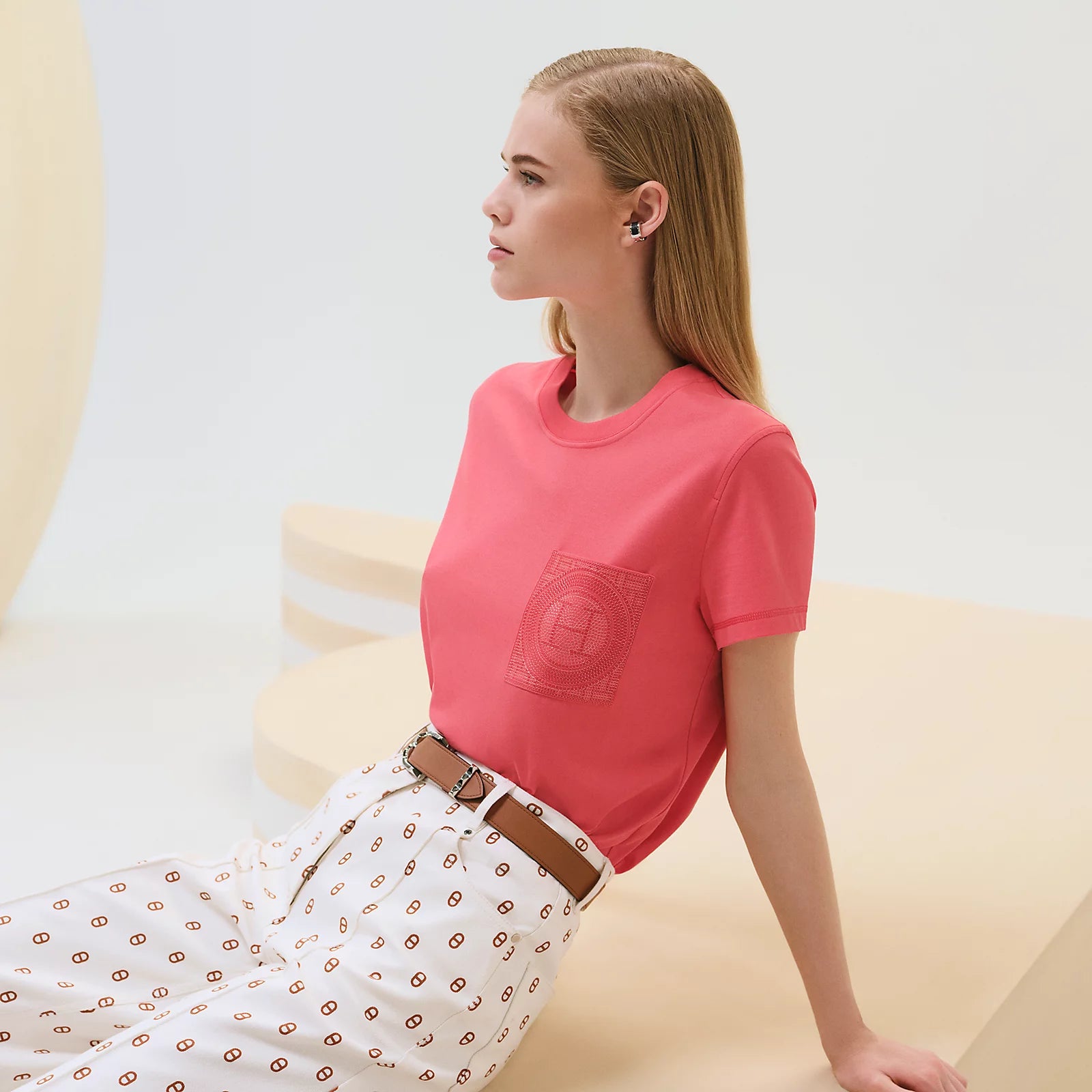 NEW Hermes Embroidered Pocket Straight T-shirt Vermillion Rose size 36