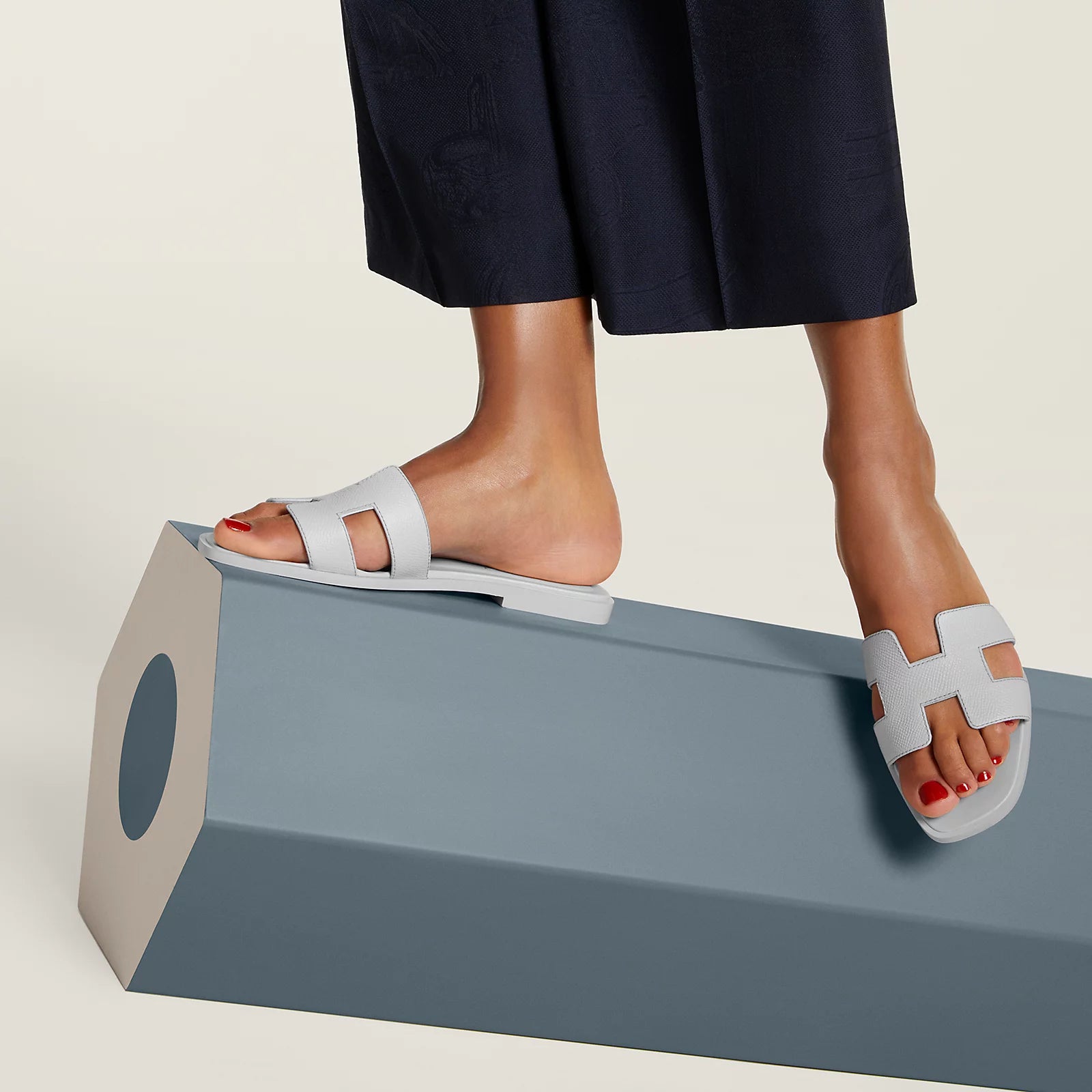 Brand New Hermès Oran Sandal in Ice Blue Bleu Brume Epsom Leather Size 38