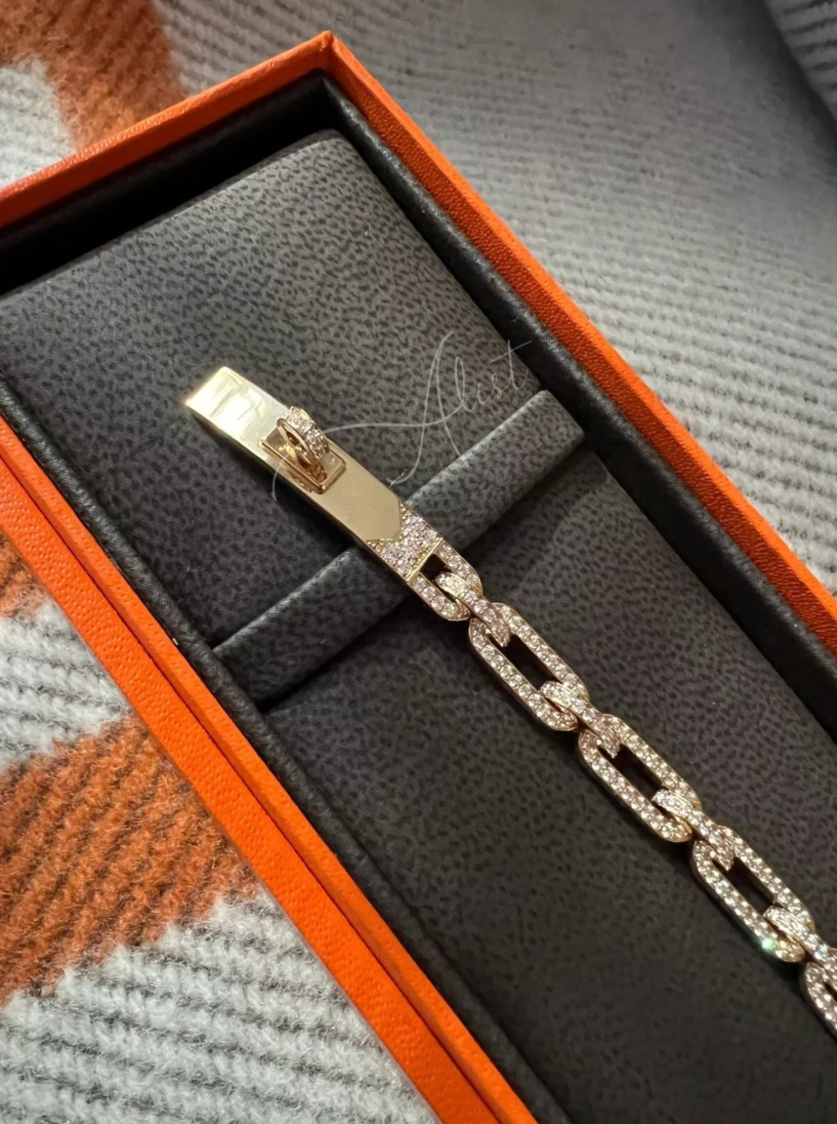 BNIB Hermes Kelly Chaine Bracelet Full Pave Diamond 18K Yellow Gold ST $40K