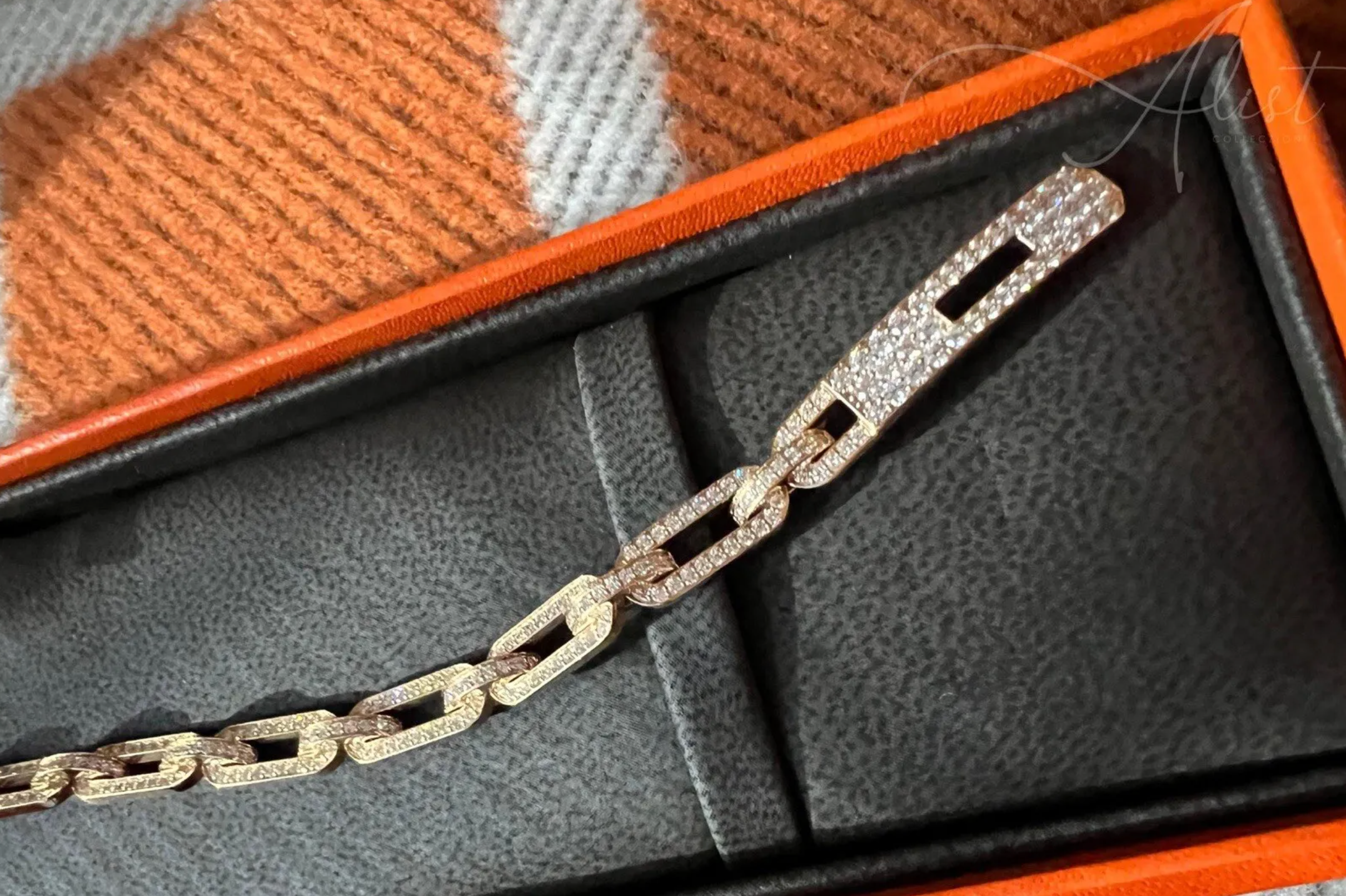 BNIB Hermes Kelly Chaine Bracelet Full Pave Diamond 18K Yellow Gold ST $40K