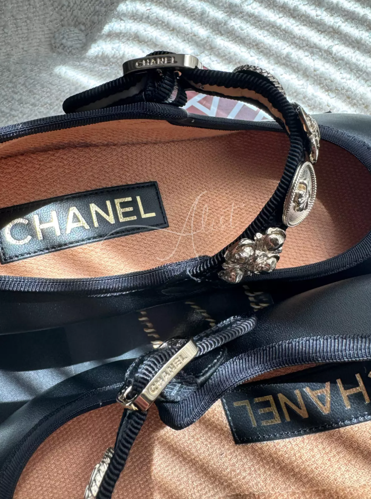 Chanel 24A Metiers D’art Black Leather Mary Jane Heels with Gold Charms 38 BNIB