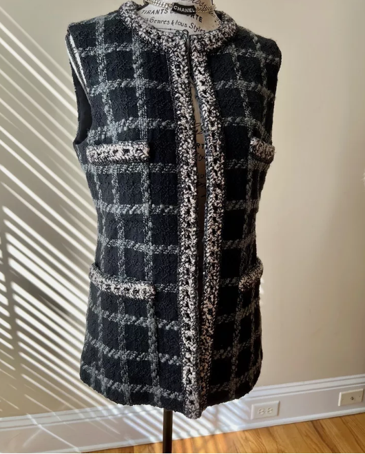 Chanel Vest Tweed De Laine New Fall-Winter 2022/23 Collection Size 36