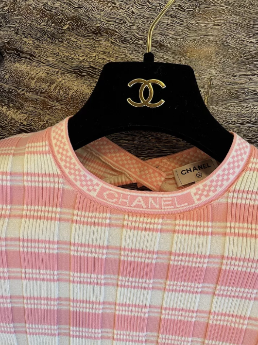 Chanel Crop Top Shirt 23C Collection In Pink/White Size 34 SOLD OUT EVERYWHERE