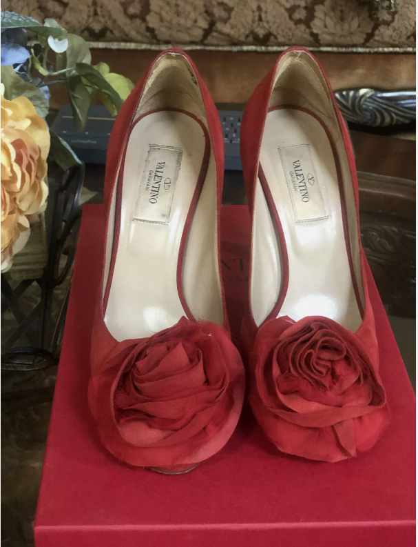 Preloved Valentino Heels Red Rose size 37 in Red