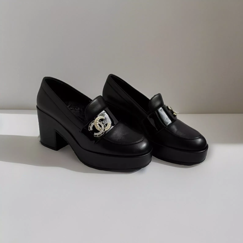 BNIB CHANEL 23C Black Moccasin Loafers With Platform Heels Gold CC Logo Size 39