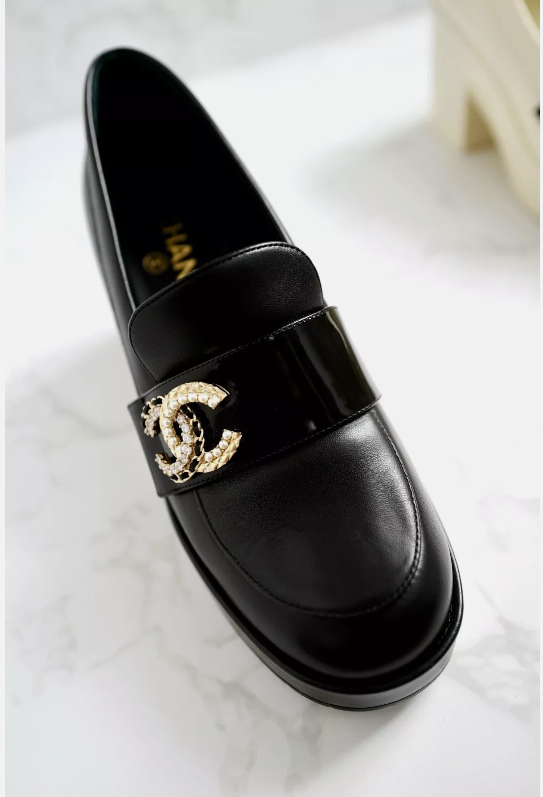 BNIB CHANEL 23C Black Moccasin Loafers With Platform Heels Gold CC Logo Size 39