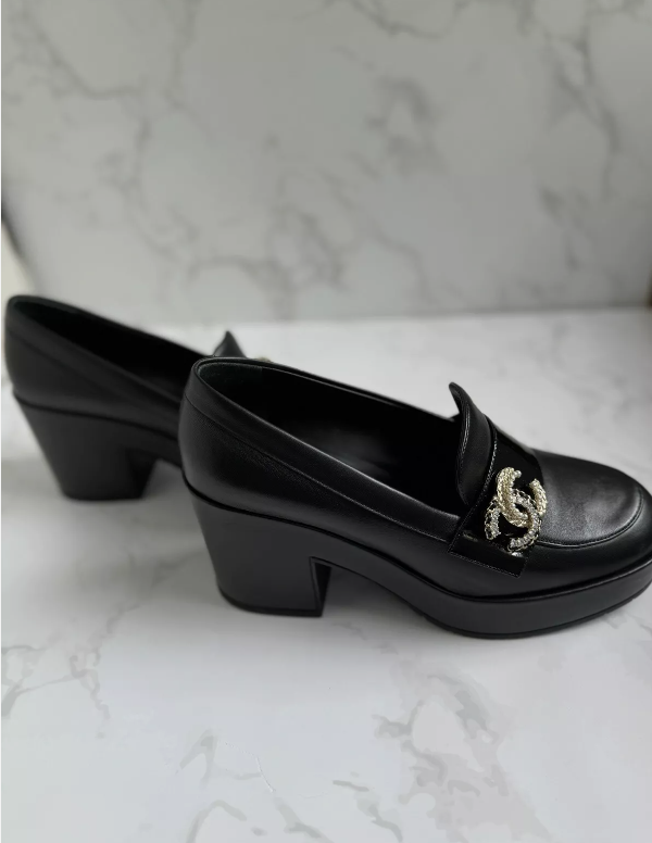 BNIB CHANEL 23C Black Moccasin Loafers With Platform Heels Gold CC Logo Size 39