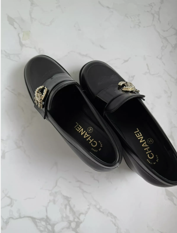 BNIB CHANEL 23C Black Moccasin Loafers With Platform Heels Gold CC Logo Size 39