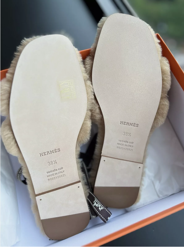 Hermes Oran Beige Argile Peau Lainee Fur Pom Pom Fuzzy Size 38.5 BNIB