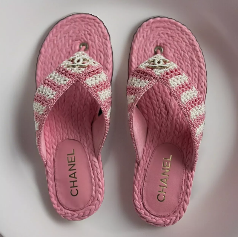 BNIB Chanel 24M Coco Neige beach Collection Pink Crochet Thong Sandal 38 NEW