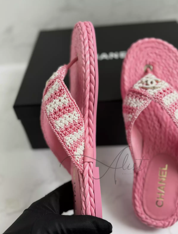 BNIB Chanel 24M Coco Neige beach Collection Pink Crochet Thong Sandal 38 NEW