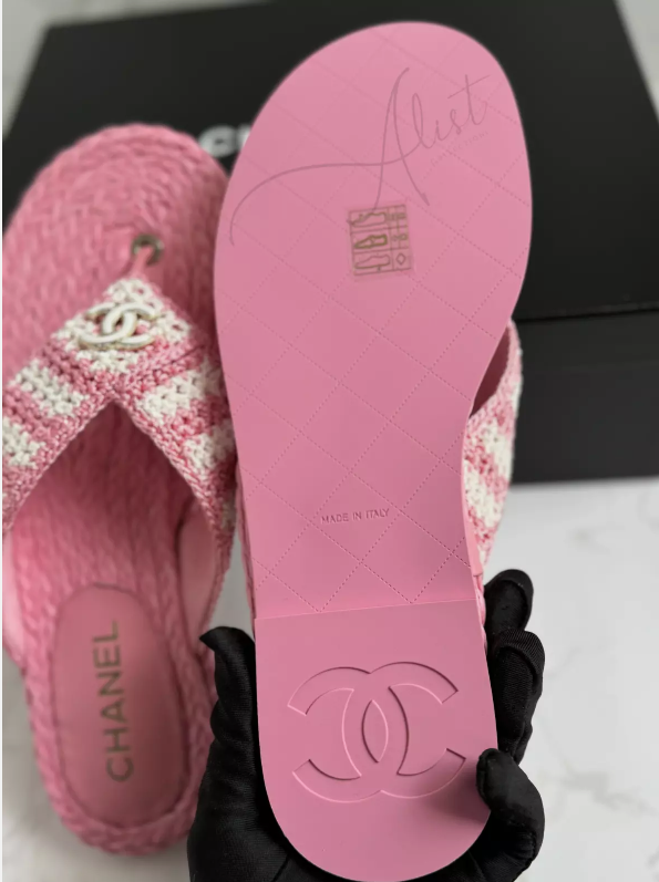 BNIB Chanel 24M Coco Neige beach Collection Pink Crochet Thong Sandal 38 NEW