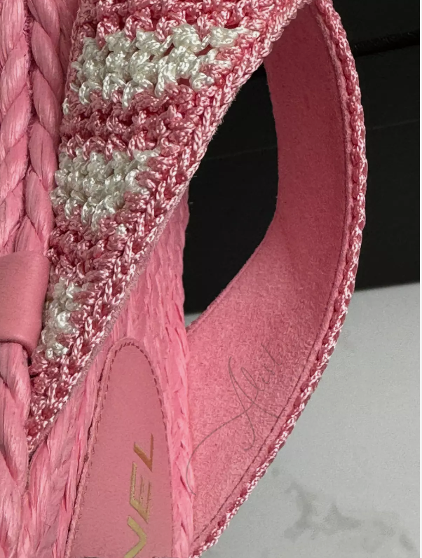 BNIB Chanel 24M Coco Neige beach Collection Pink Crochet Thong Sandal 38 NEW