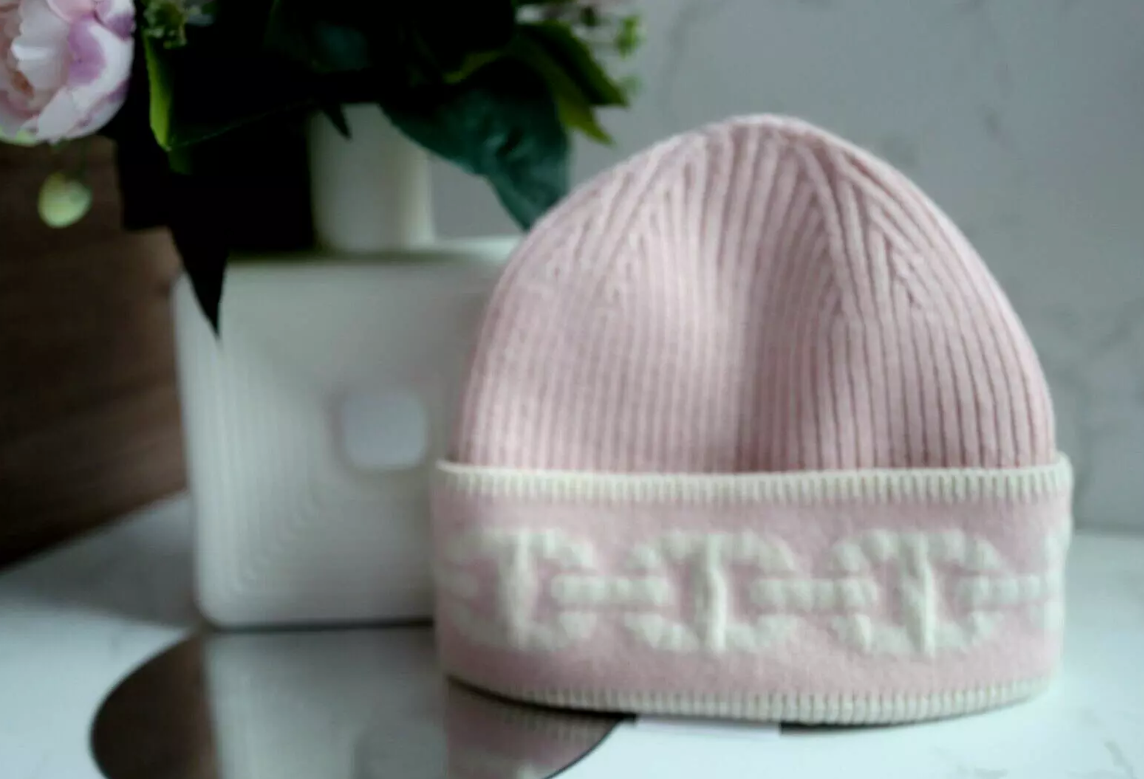 BNIB Hermes Heaven Beanie Cashmere Knit Me SM PO Rose Poudre/Ecru NEW