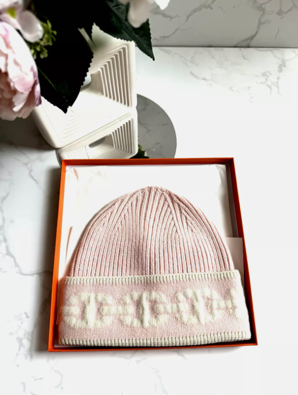 BNIB Hermes Heaven Beanie Cashmere Knit Me SM PO Rose Poudre/Ecru NEW