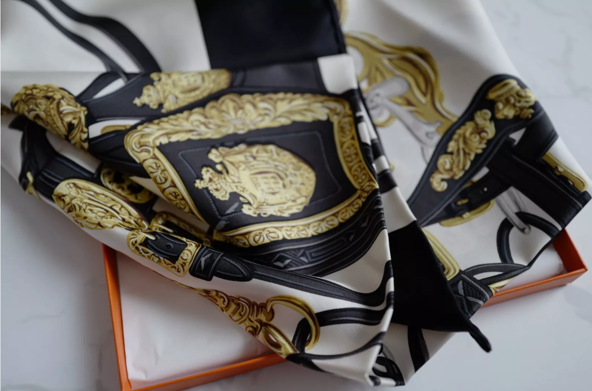 BNIB Hermes Carre Twill Brides de Gala forever scarf 90 noir / crème / gold