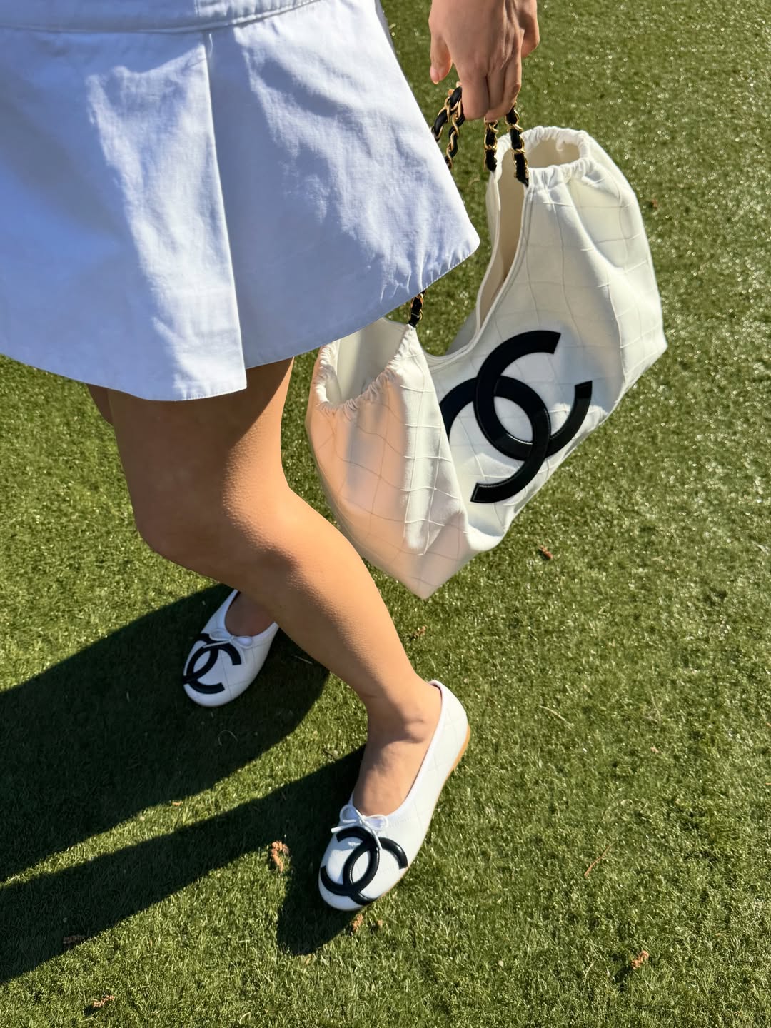 Chanel 26M Coco Beach Ballet Flats White Black Lambskin Size 39