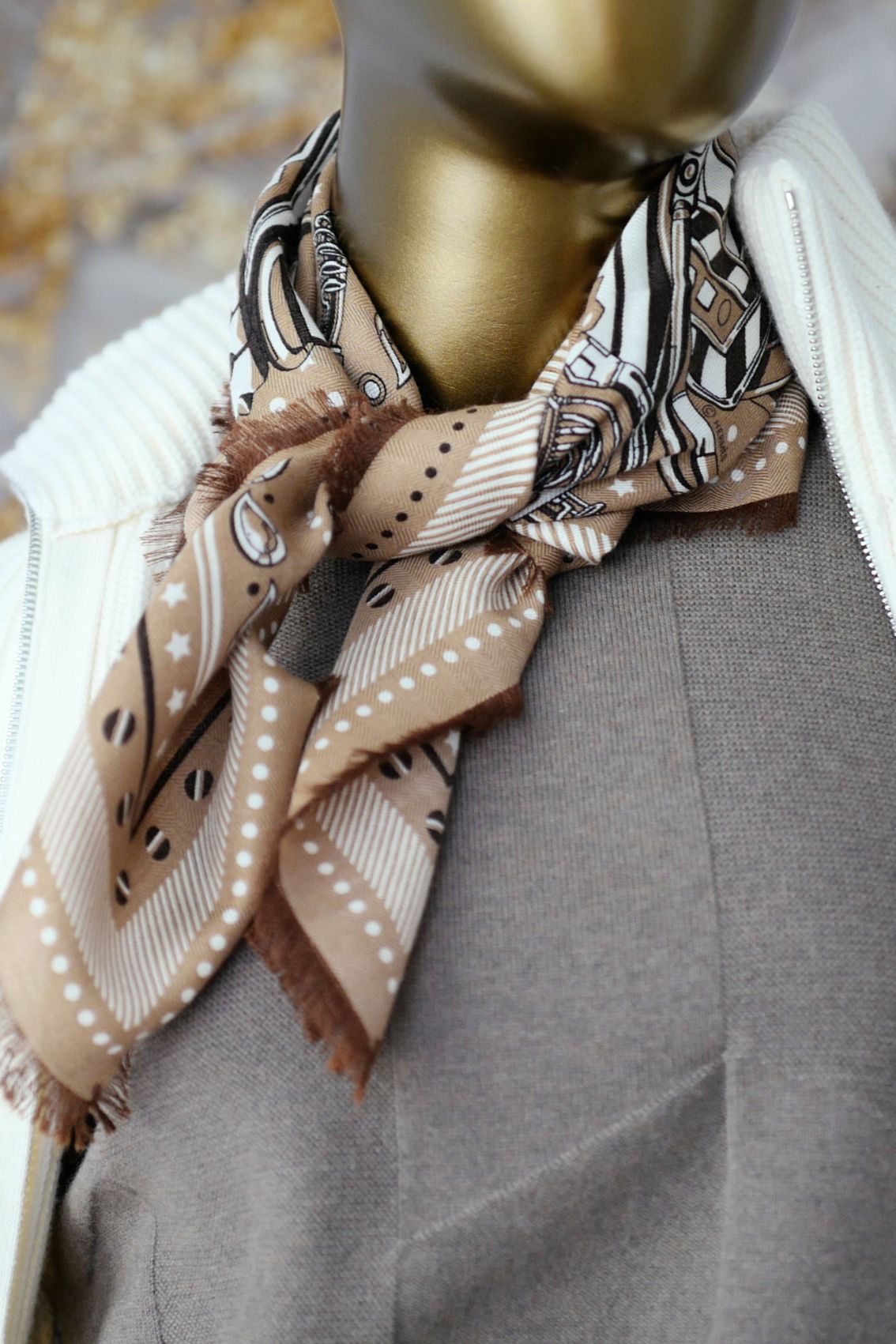 Hermès Scarf Neo Brandebourgs Bandana Frange Kraft Blanc Cashmere Silk 65